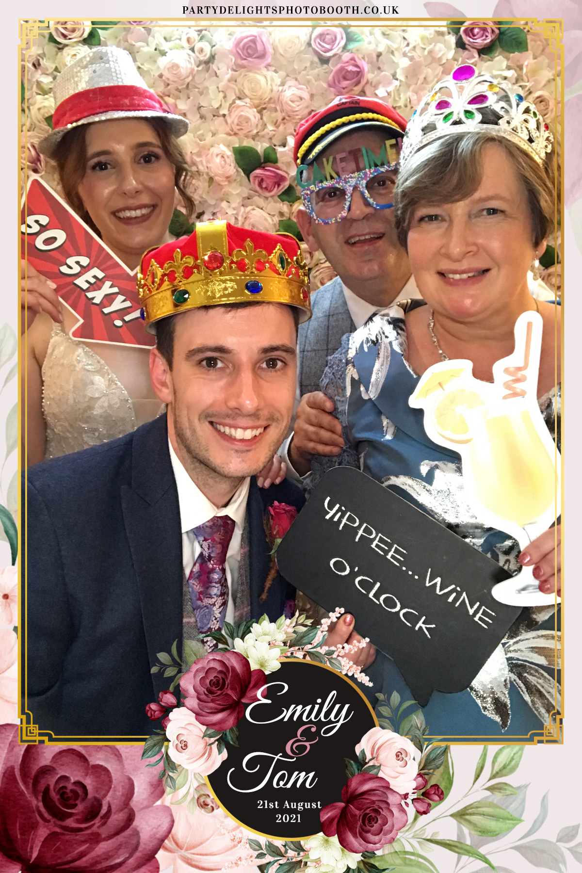 Emily & Tom's Wedding | View more photos from the event at gallery.partydelightsphotobooth.co.uk/u/PartyDelightsPhotoBooth/Emily-Toms-Wedding
