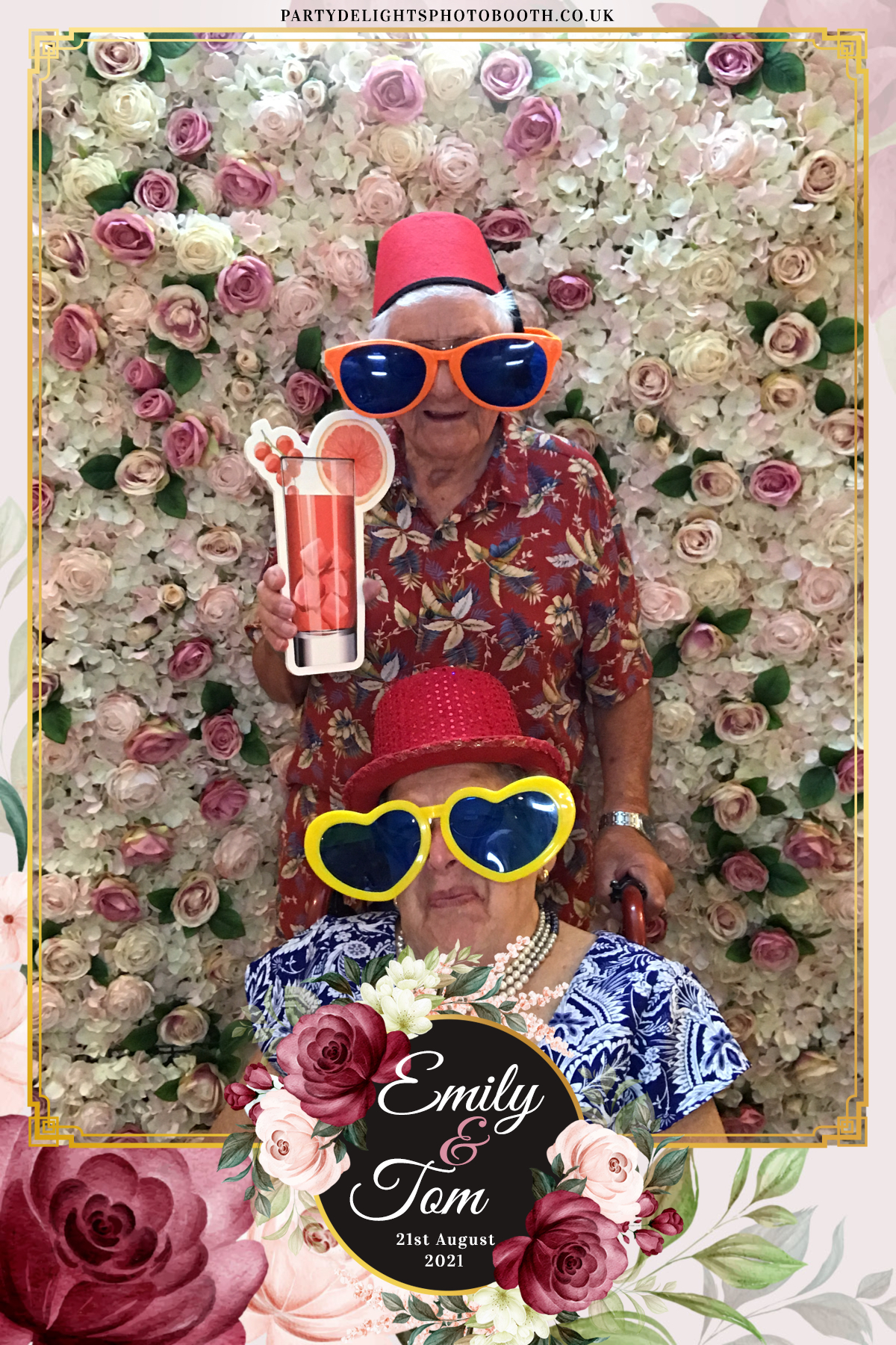 Emily & Tom's Wedding | View more photos from the event at gallery.partydelightsphotobooth.co.uk/u/PartyDelightsPhotoBooth/Emily-Toms-Wedding