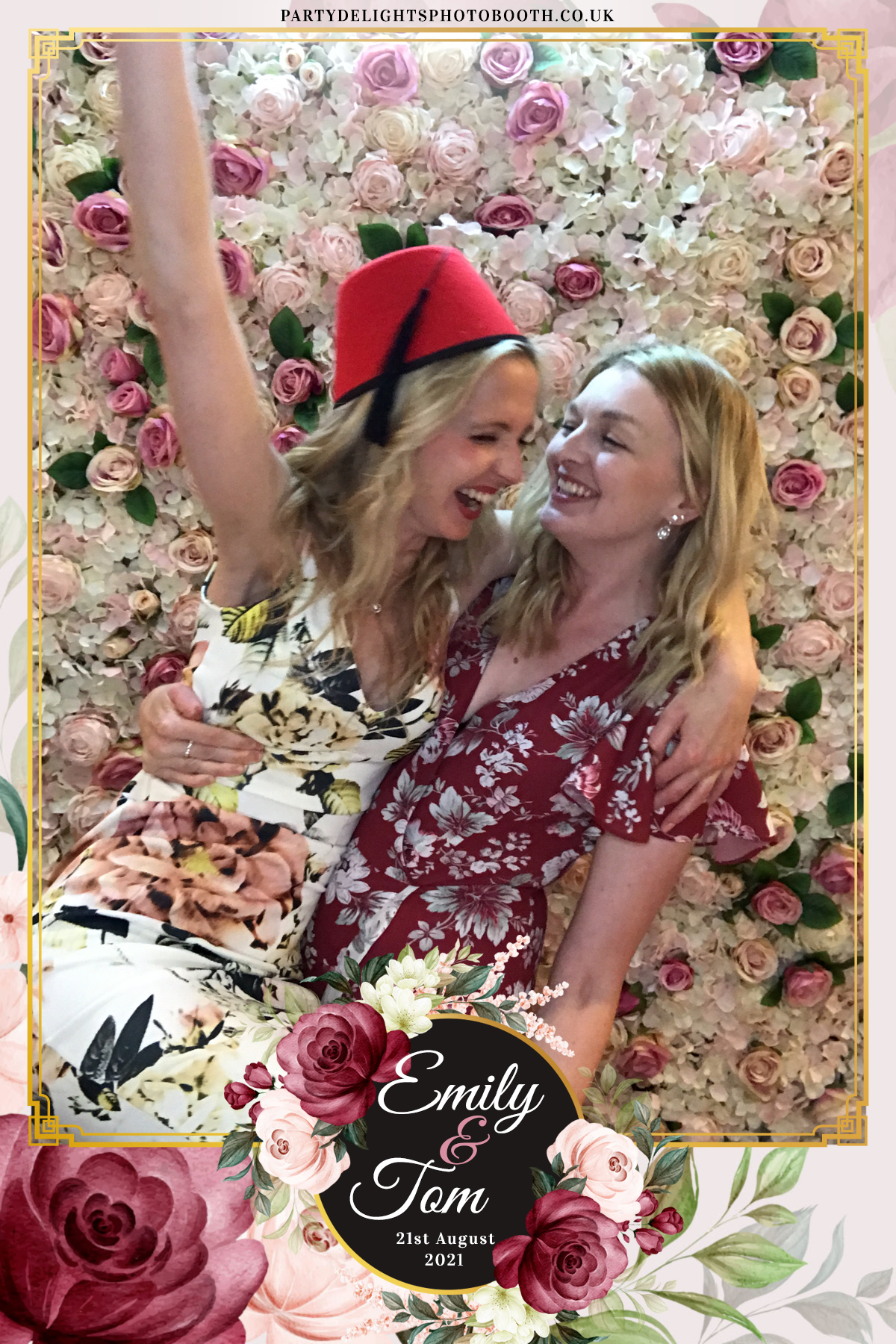 Emily & Tom's Wedding | View more photos from the event at gallery.partydelightsphotobooth.co.uk/u/PartyDelightsPhotoBooth/Emily-Toms-Wedding