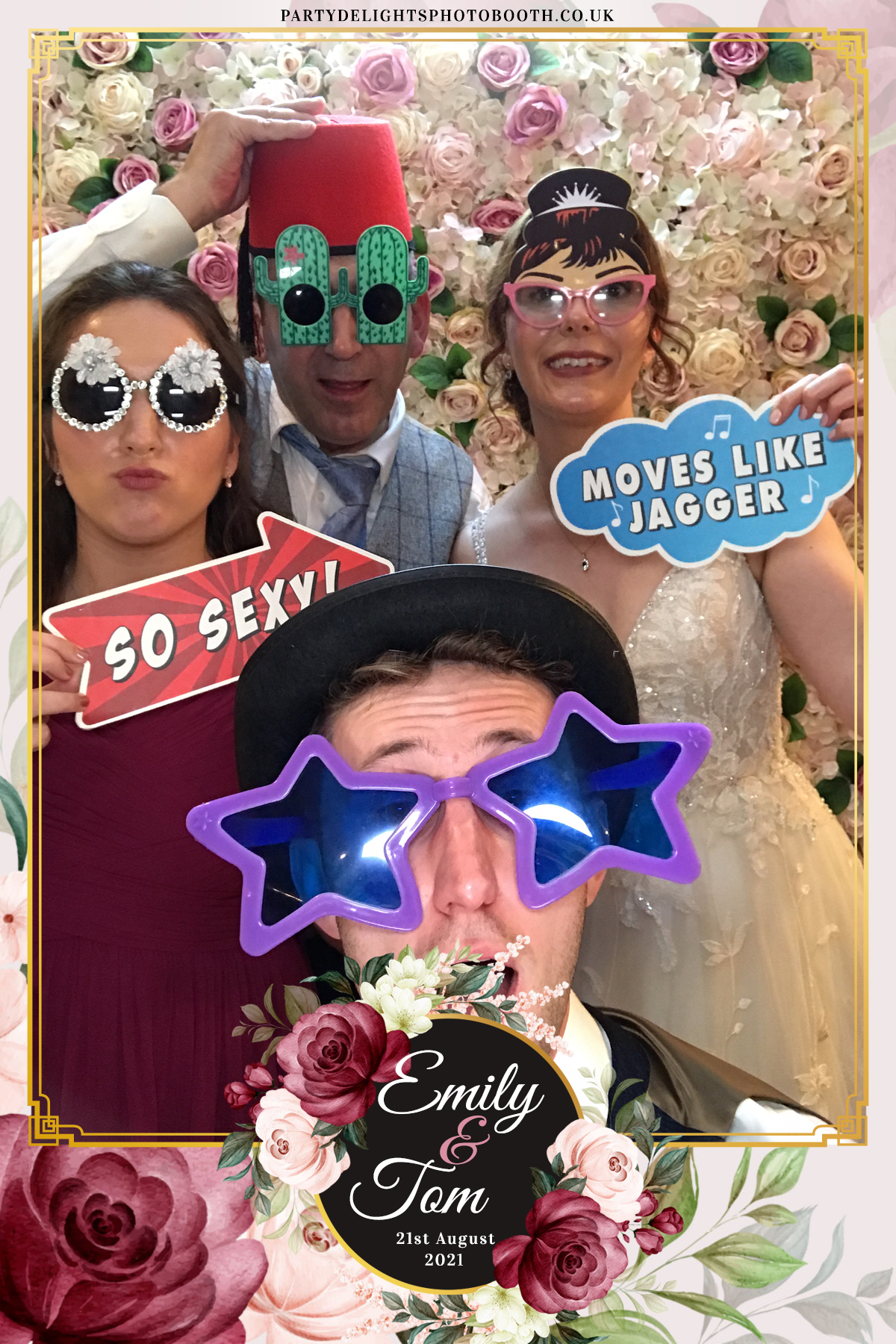 Emily & Tom's Wedding | View more photos from the event at gallery.partydelightsphotobooth.co.uk/u/PartyDelightsPhotoBooth/Emily-Toms-Wedding