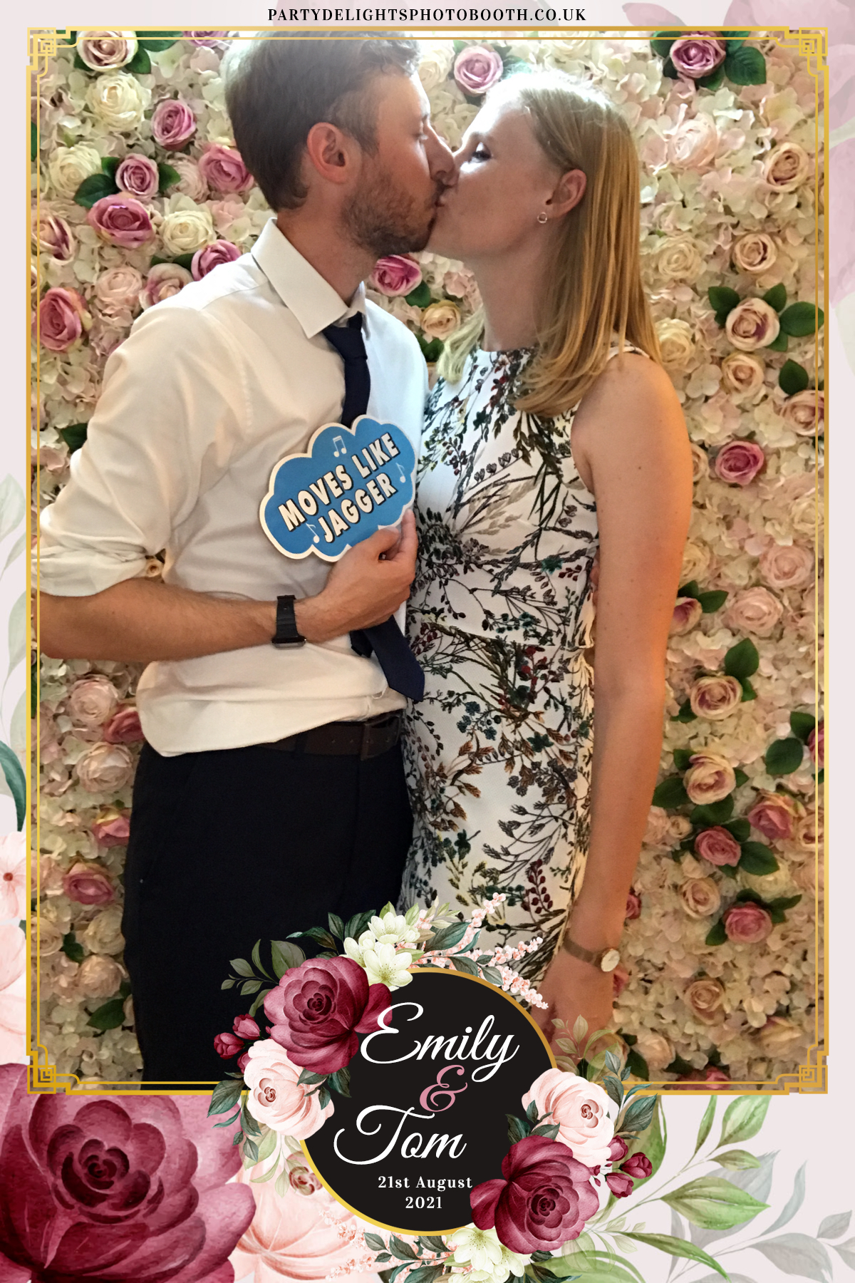 Emily & Tom's Wedding | View more photos from the event at gallery.partydelightsphotobooth.co.uk/u/PartyDelightsPhotoBooth/Emily-Toms-Wedding