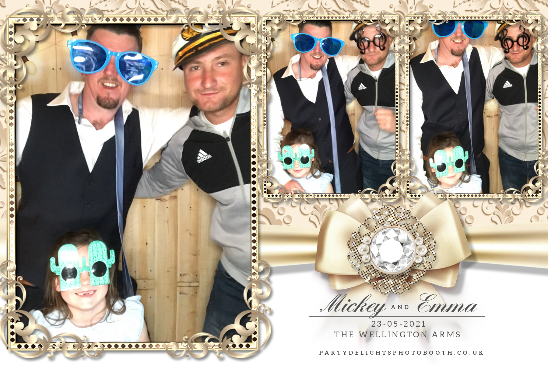Emma's Wedding Day | View more photos from the event at gallery.partydelightsphotobooth.co.uk/u/PartyDelightsPhotoBooth/Emmas-Wedding-Day