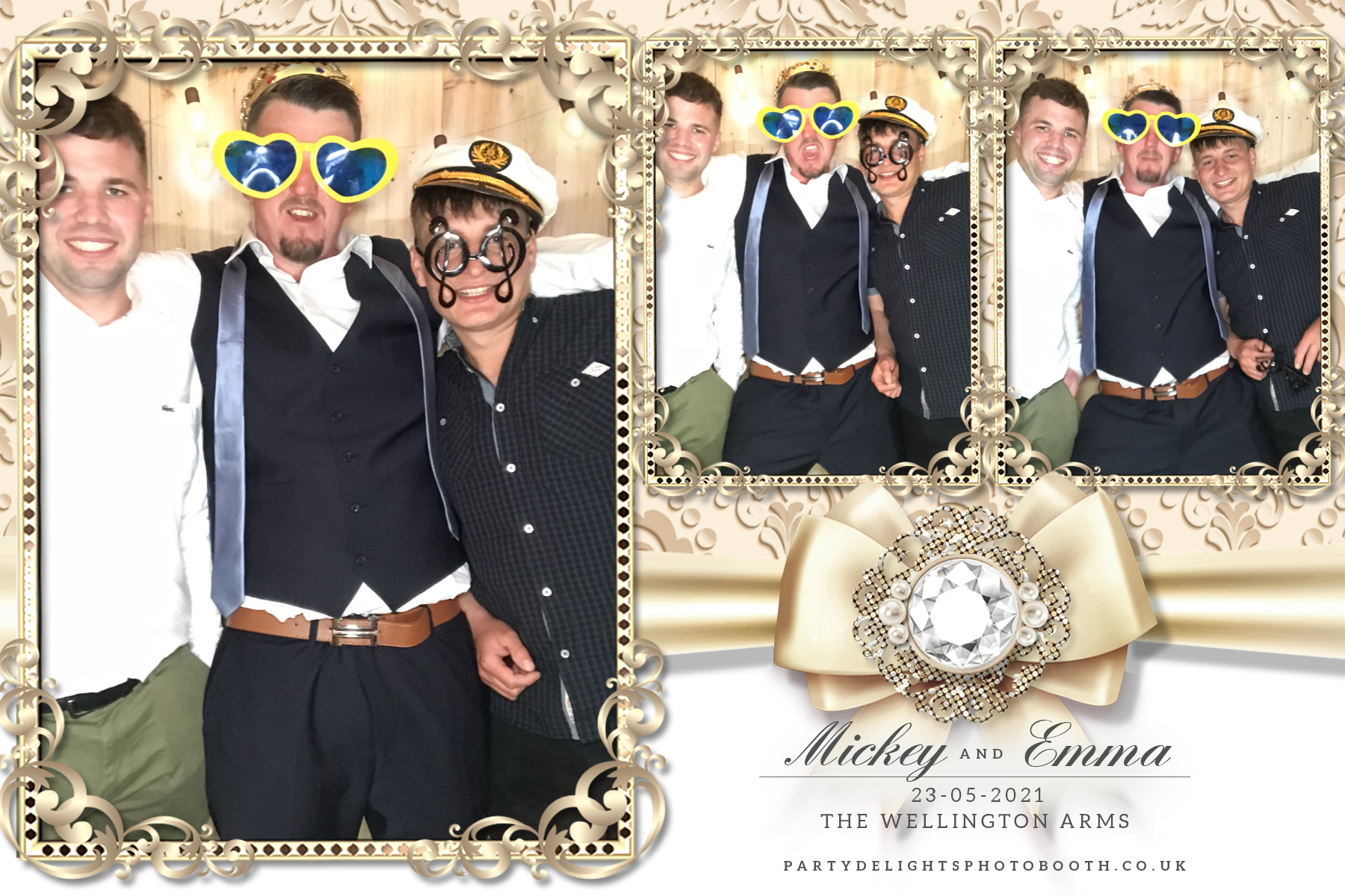 Emma's Wedding Day | View more photos from the event at gallery.partydelightsphotobooth.co.uk/u/PartyDelightsPhotoBooth/Emmas-Wedding-Day
