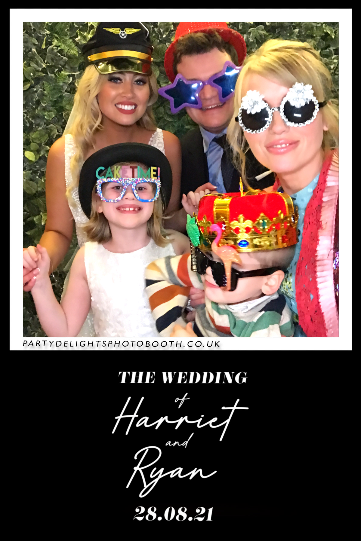 Ryan and Harriet's Wedding | View more photos from the event at gallery.partydelightsphotobooth.co.uk/u/PartyDelightsPhotoBooth/Ryan-and-Harriets-Wedding