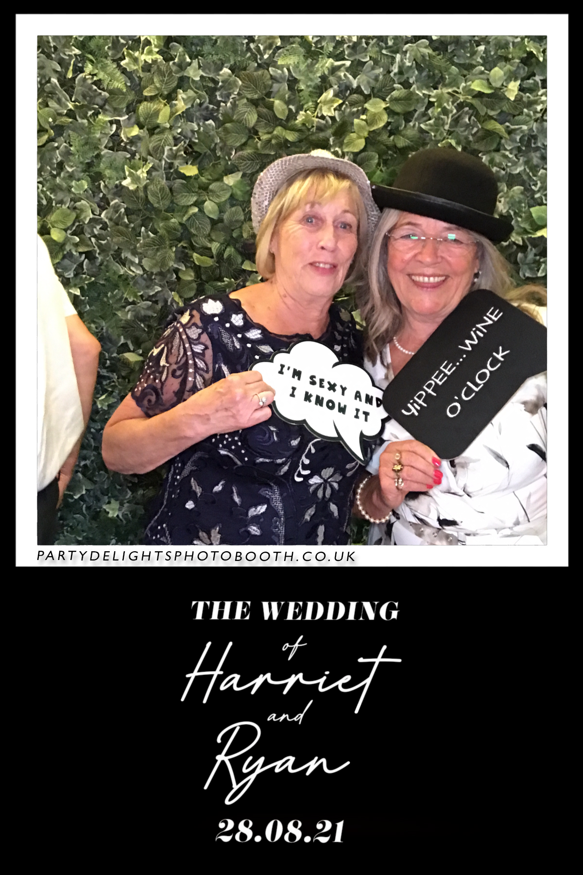 Ryan and Harriet's Wedding | View more photos from the event at gallery.partydelightsphotobooth.co.uk/u/PartyDelightsPhotoBooth/Ryan-and-Harriets-Wedding