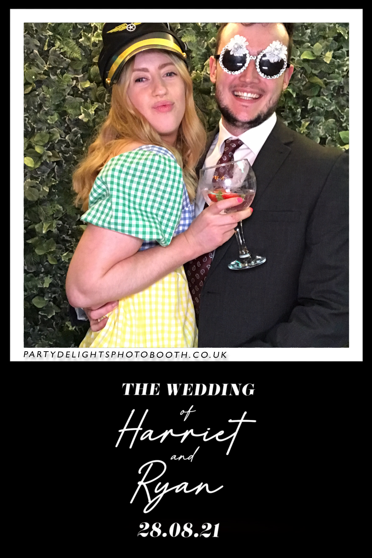 Ryan and Harriet's Wedding | View more photos from the event at gallery.partydelightsphotobooth.co.uk/u/PartyDelightsPhotoBooth/Ryan-and-Harriets-Wedding