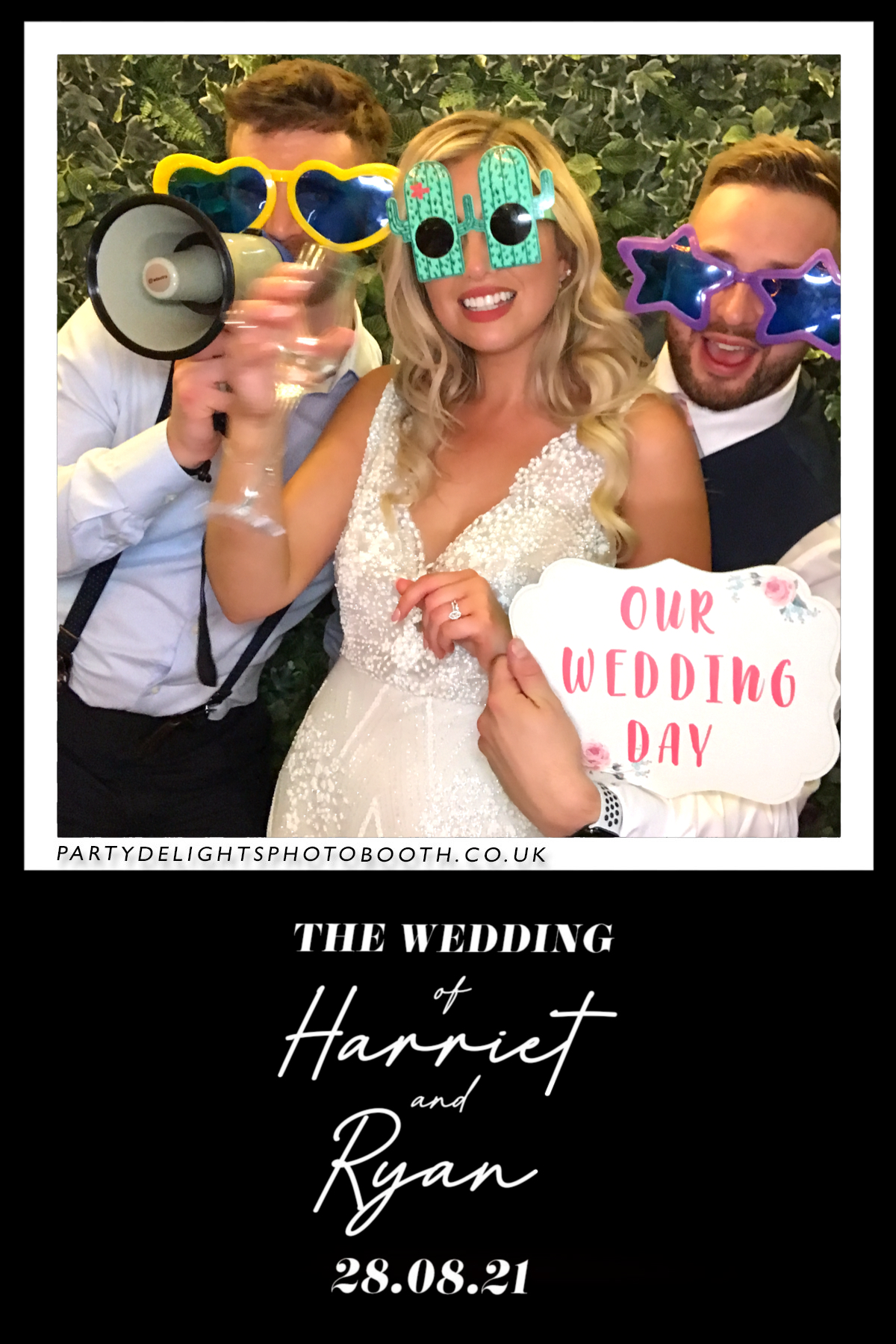 Ryan and Harriet's Wedding | View more photos from the event at gallery.partydelightsphotobooth.co.uk/u/PartyDelightsPhotoBooth/Ryan-and-Harriets-Wedding