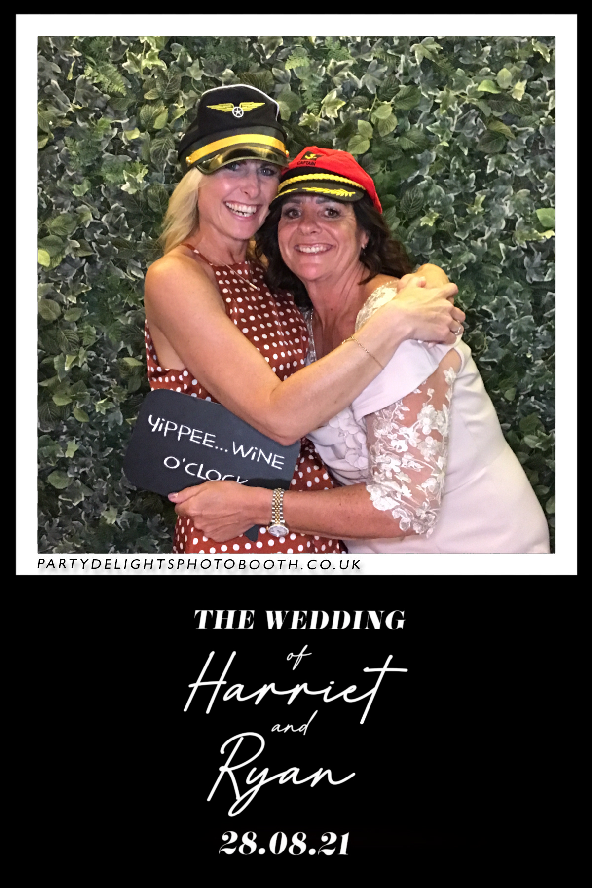 Ryan and Harriet's Wedding | View more photos from the event at gallery.partydelightsphotobooth.co.uk/u/PartyDelightsPhotoBooth/Ryan-and-Harriets-Wedding