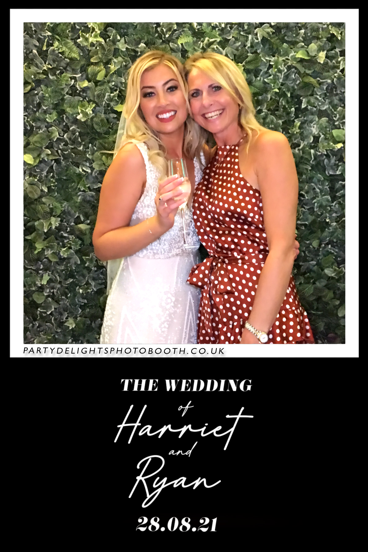 Ryan and Harriet's Wedding | View more photos from the event at gallery.partydelightsphotobooth.co.uk/u/PartyDelightsPhotoBooth/Ryan-and-Harriets-Wedding