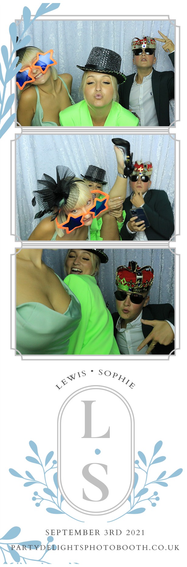 Sophie and Lewis' Wedding | View more photos from the event at gallery.partydelightsphotobooth.co.uk/u/PartyDelightsPhotoBooth/Sophie-and-Lewis-Wedding