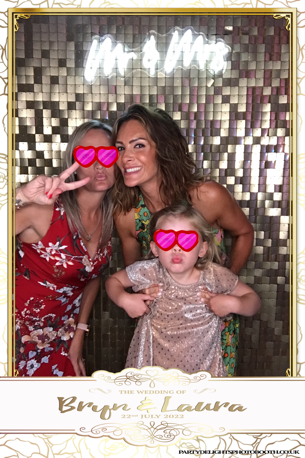Bryn and Laura’s Wedding | View more photos from the event at gallery.partydelightsphotobooth.co.uk/u/PartyDelightsPhotoBooth/Bryn-and-Laura’s-Wedding