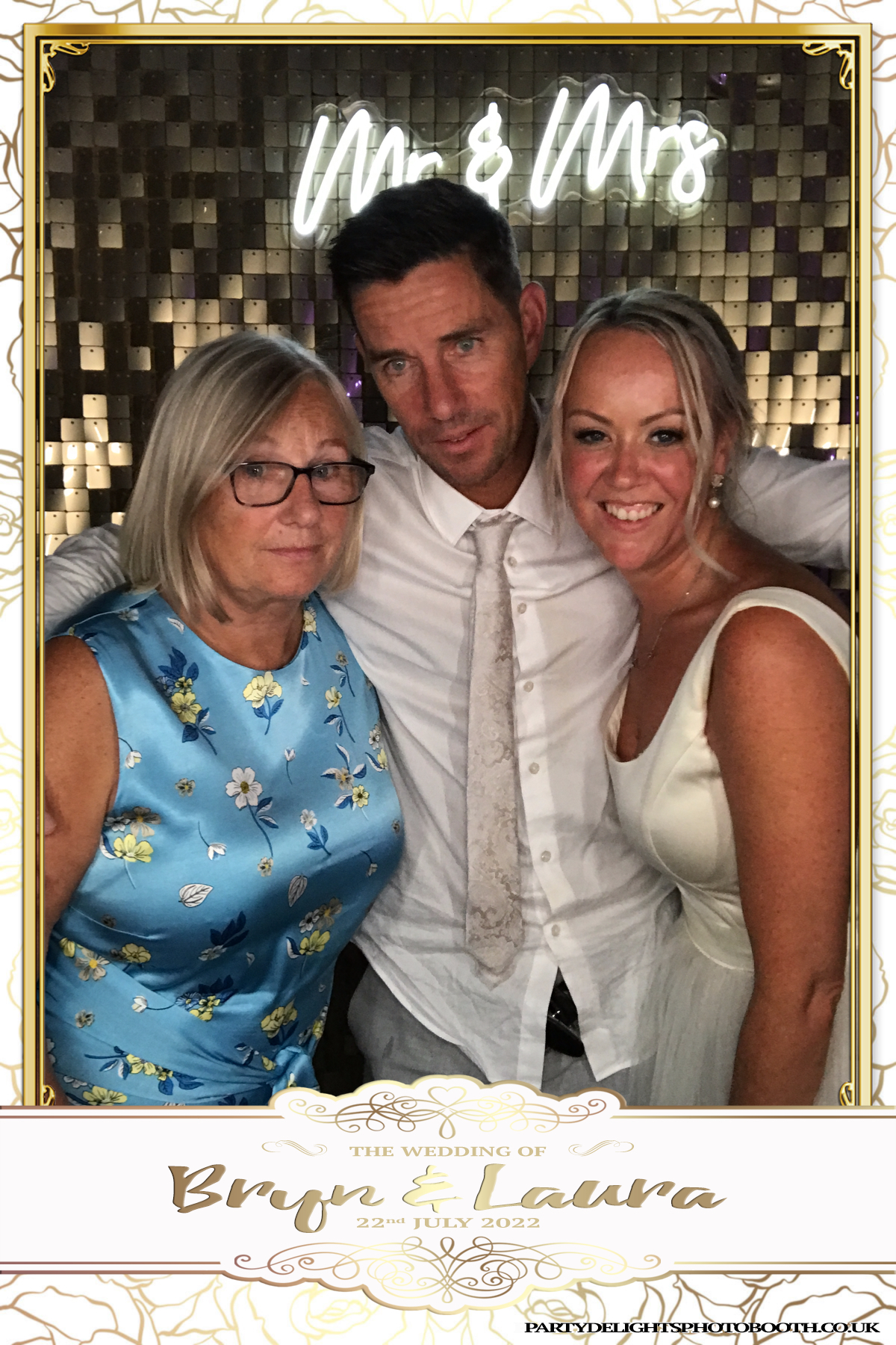 Bryn and Laura’s Wedding | View more photos from the event at gallery.partydelightsphotobooth.co.uk/u/PartyDelightsPhotoBooth/Bryn-and-Laura’s-Wedding