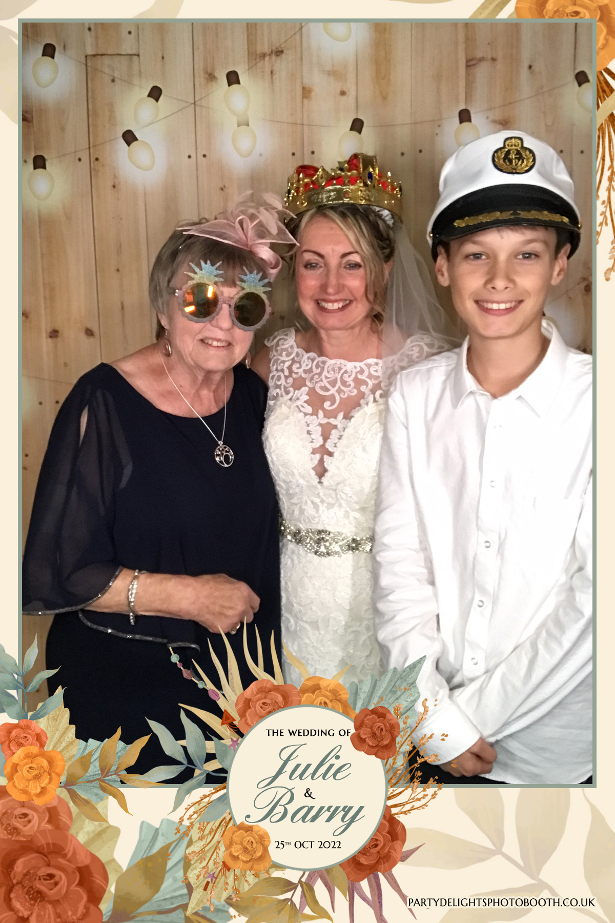 Julie & Barry's Wedding | View more photos from the event at gallery.partydelightsphotobooth.co.uk/u/PartyDelightsPhotoBooth/Julie-Barrys-Wedding