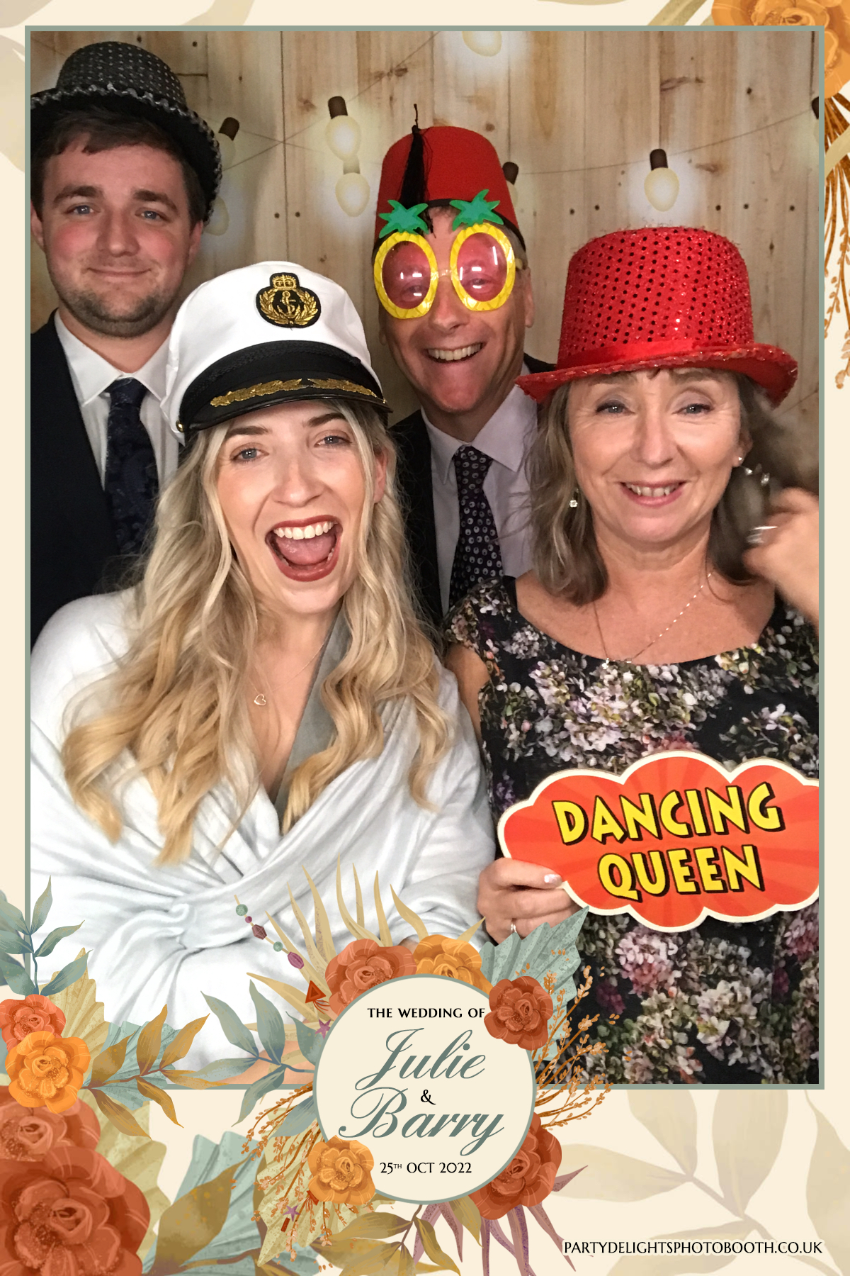 Julie & Barry's Wedding | View more photos from the event at gallery.partydelightsphotobooth.co.uk/u/PartyDelightsPhotoBooth/Julie-Barrys-Wedding