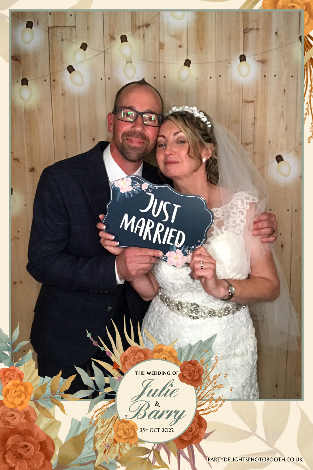 Julie & Barry's Wedding | View more photos from the event at gallery.partydelightsphotobooth.co.uk/u/PartyDelightsPhotoBooth/Julie-Barrys-Wedding