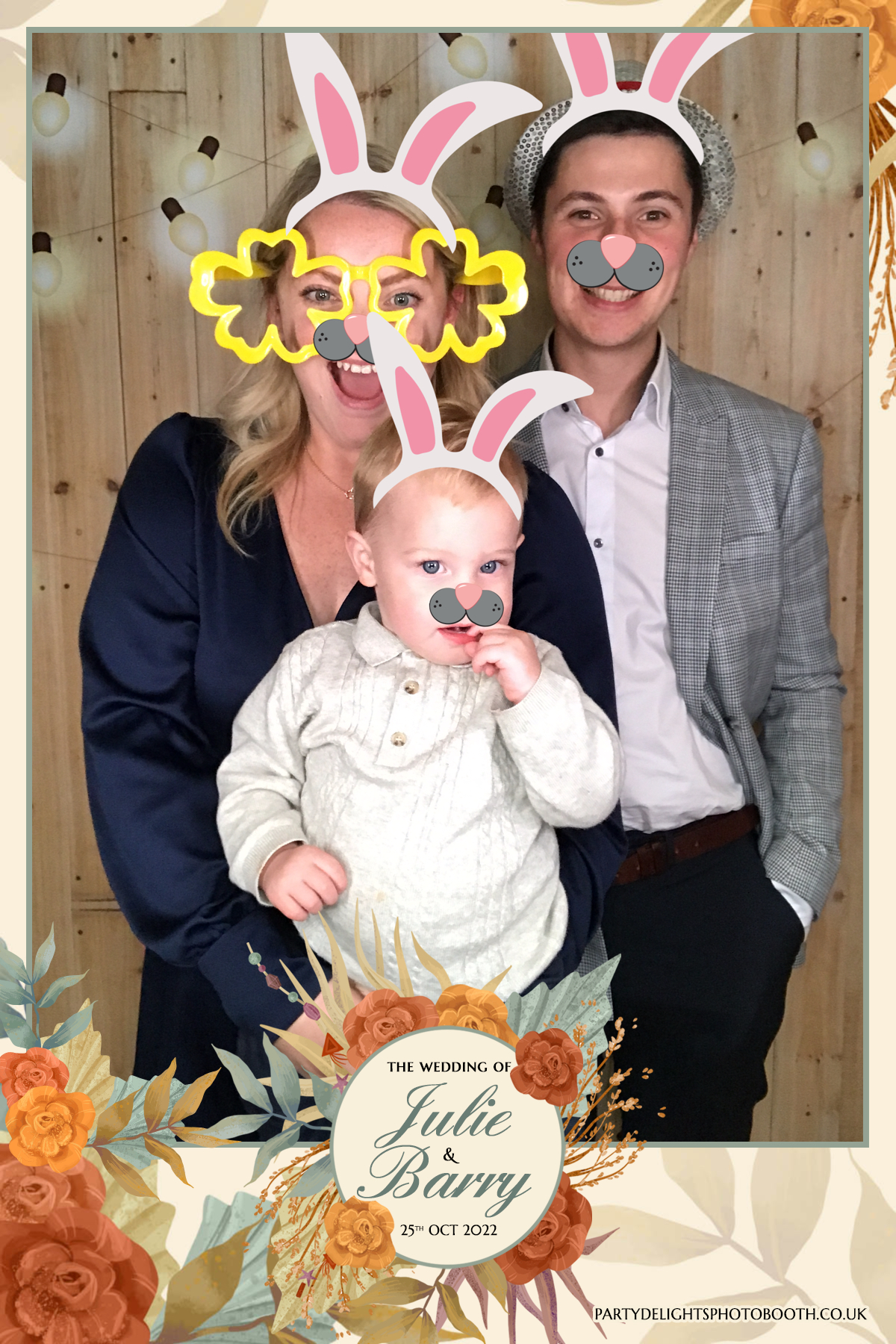 Julie & Barry's Wedding | View more photos from the event at gallery.partydelightsphotobooth.co.uk/u/PartyDelightsPhotoBooth/Julie-Barrys-Wedding