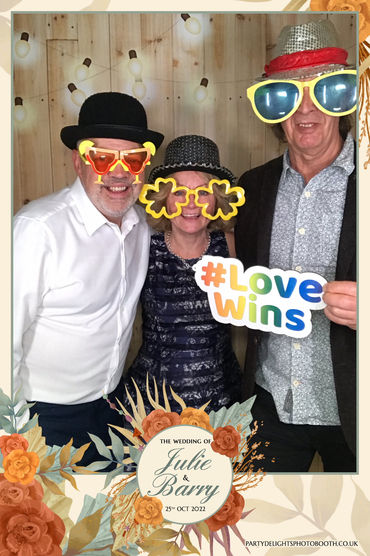 Julie & Barry's Wedding | View more photos from the event at gallery.partydelightsphotobooth.co.uk/u/PartyDelightsPhotoBooth/Julie-Barrys-Wedding