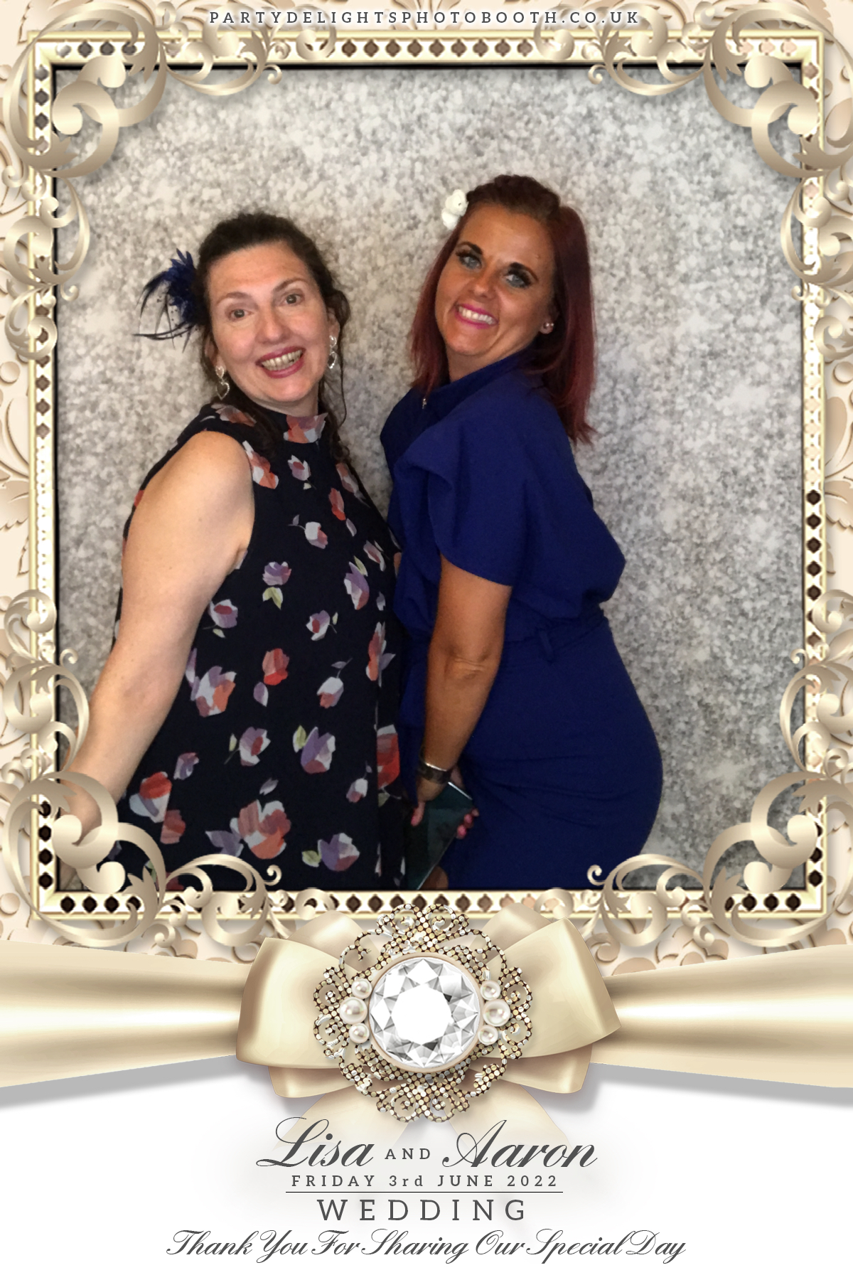 Lisa & Aaron's wedding | View more photos from the event at gallery.partydelightsphotobooth.co.uk/u/PartyDelightsPhotoBooth/Lisa-Aarons-wedding