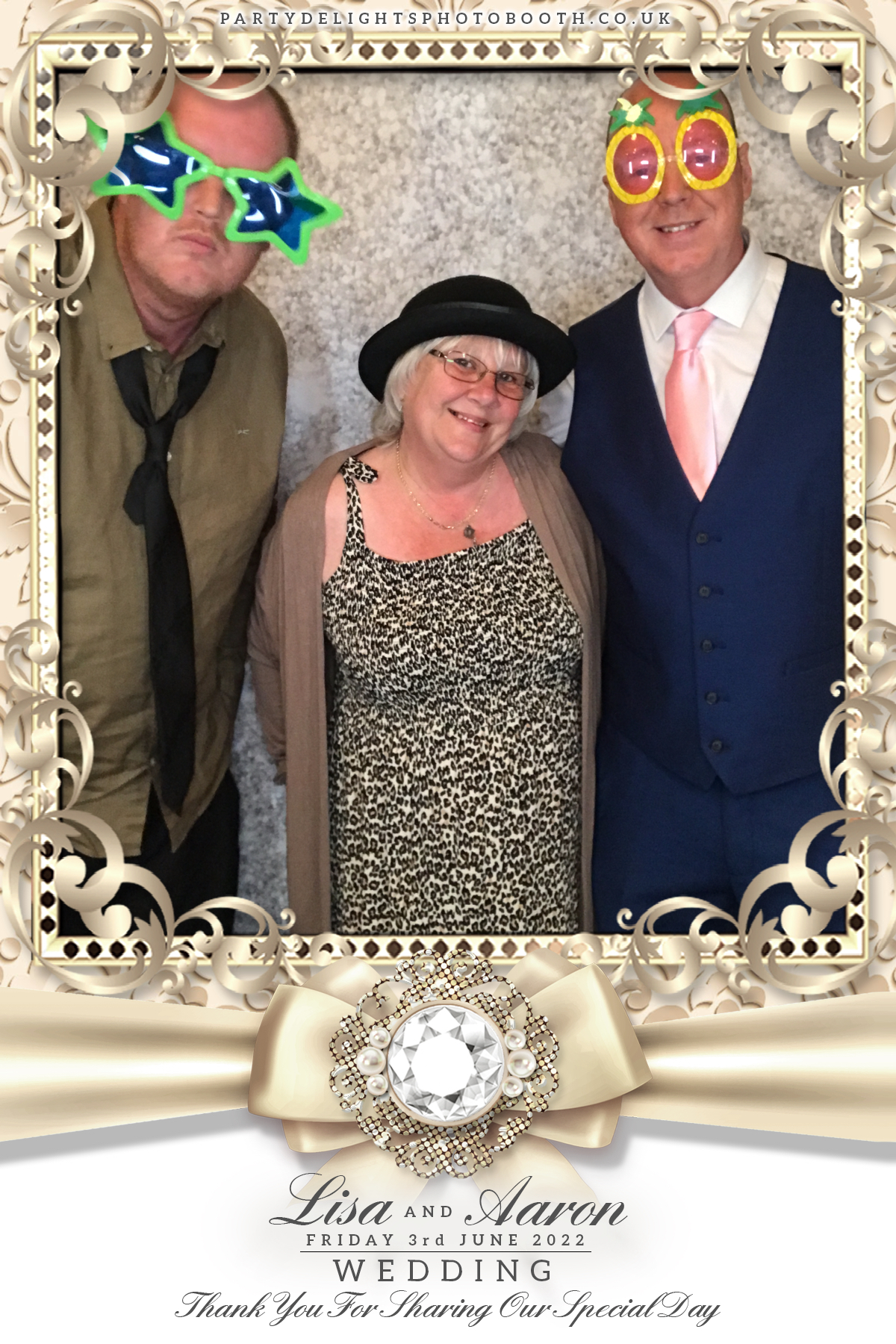 Lisa & Aaron's wedding | View more photos from the event at gallery.partydelightsphotobooth.co.uk/u/PartyDelightsPhotoBooth/Lisa-Aarons-wedding