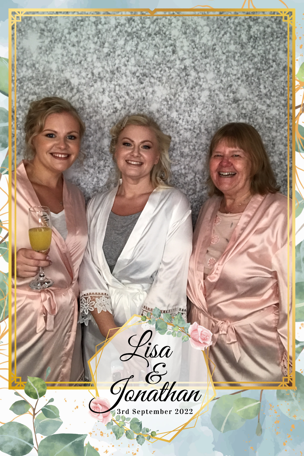 Lisa & Jonathan’s wedding | View more photos from the event at gallery.partydelightsphotobooth.co.uk/u/PartyDelightsPhotoBooth/Lisa-Jonathan’s-wedding