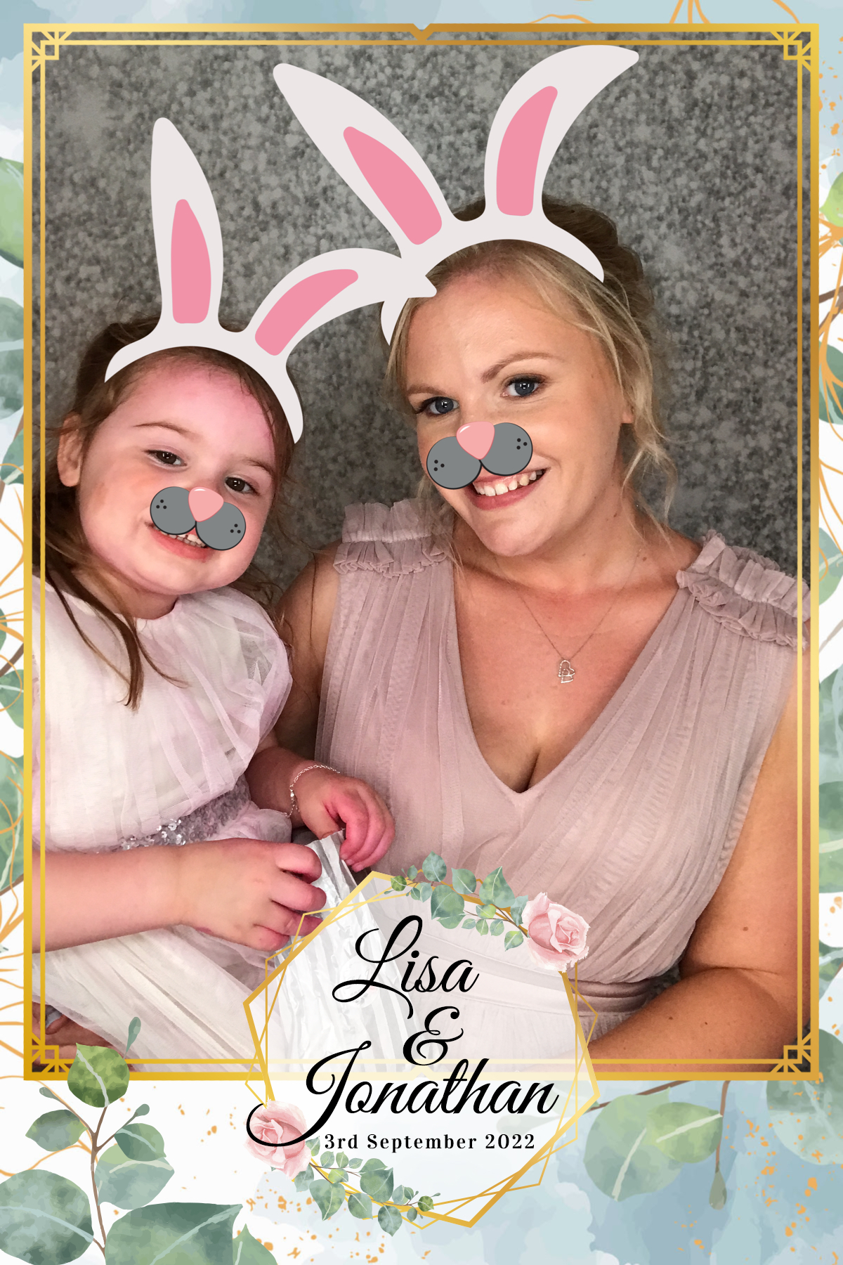Lisa & Jonathan’s wedding | View more photos from the event at gallery.partydelightsphotobooth.co.uk/u/PartyDelightsPhotoBooth/Lisa-Jonathan’s-wedding