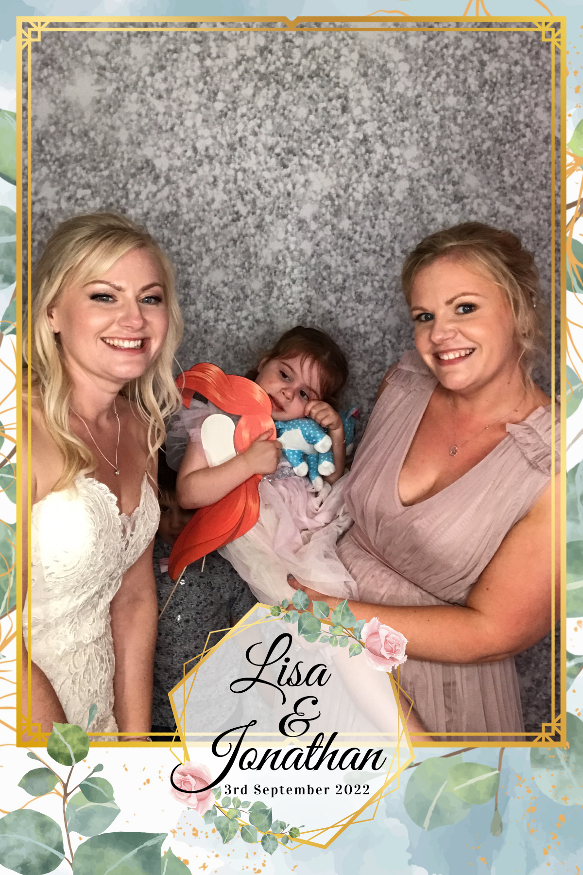 Lisa & Jonathan’s wedding | View more photos from the event at gallery.partydelightsphotobooth.co.uk/u/PartyDelightsPhotoBooth/Lisa-Jonathan’s-wedding