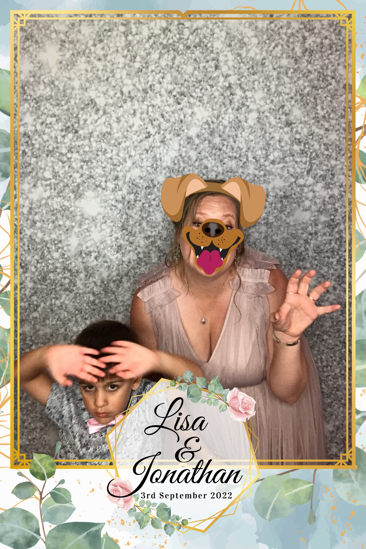 Lisa & Jonathan’s wedding | View more photos from the event at gallery.partydelightsphotobooth.co.uk/u/PartyDelightsPhotoBooth/Lisa-Jonathan’s-wedding