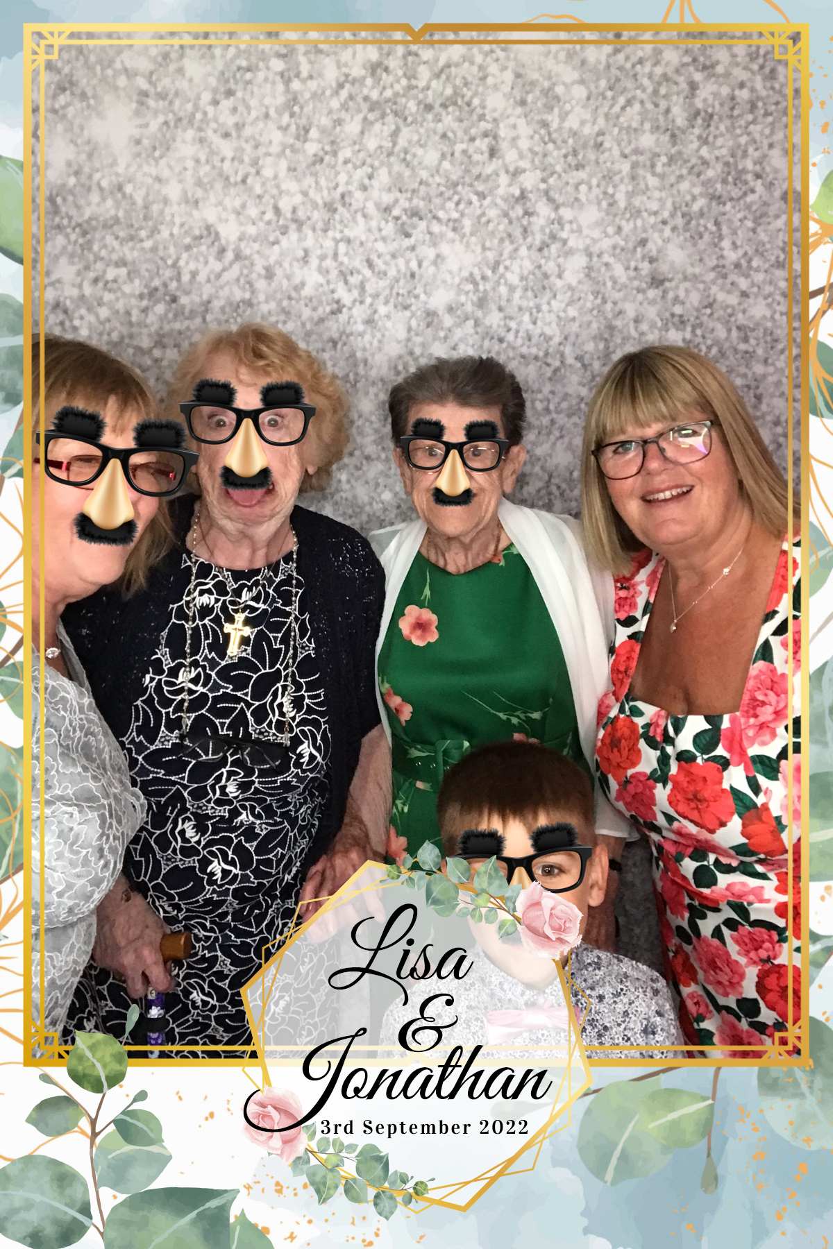 Lisa & Jonathan’s wedding | View more photos from the event at gallery.partydelightsphotobooth.co.uk/u/PartyDelightsPhotoBooth/Lisa-Jonathan’s-wedding