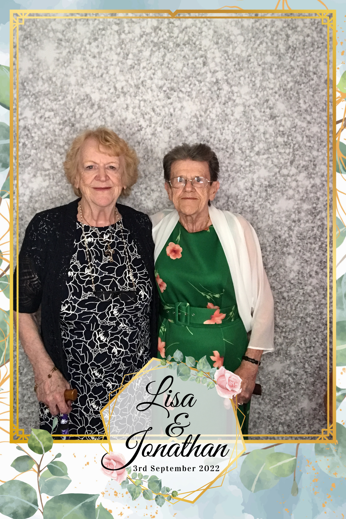 Lisa & Jonathan’s wedding | View more photos from the event at gallery.partydelightsphotobooth.co.uk/u/PartyDelightsPhotoBooth/Lisa-Jonathan’s-wedding