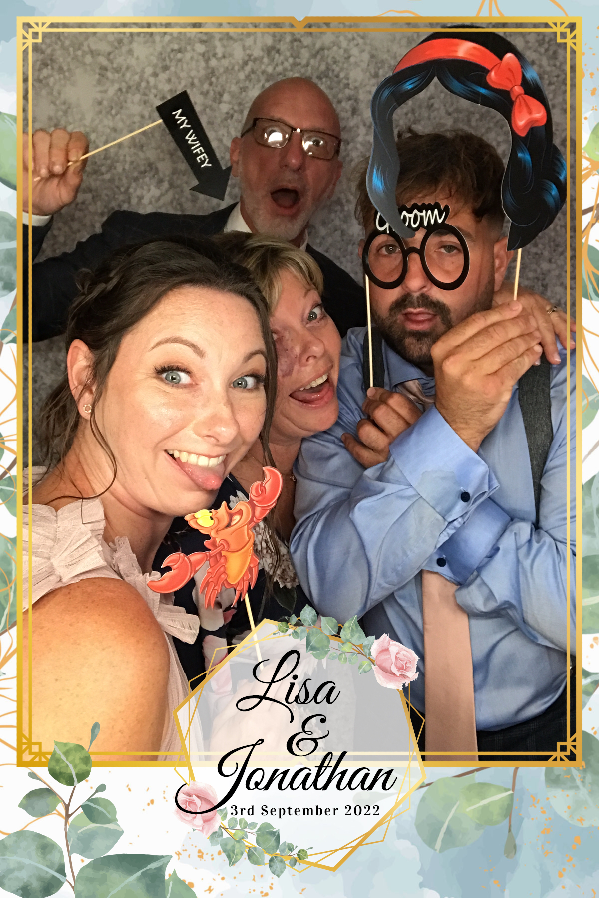Lisa & Jonathan’s wedding | View more photos from the event at gallery.partydelightsphotobooth.co.uk/u/PartyDelightsPhotoBooth/Lisa-Jonathan’s-wedding