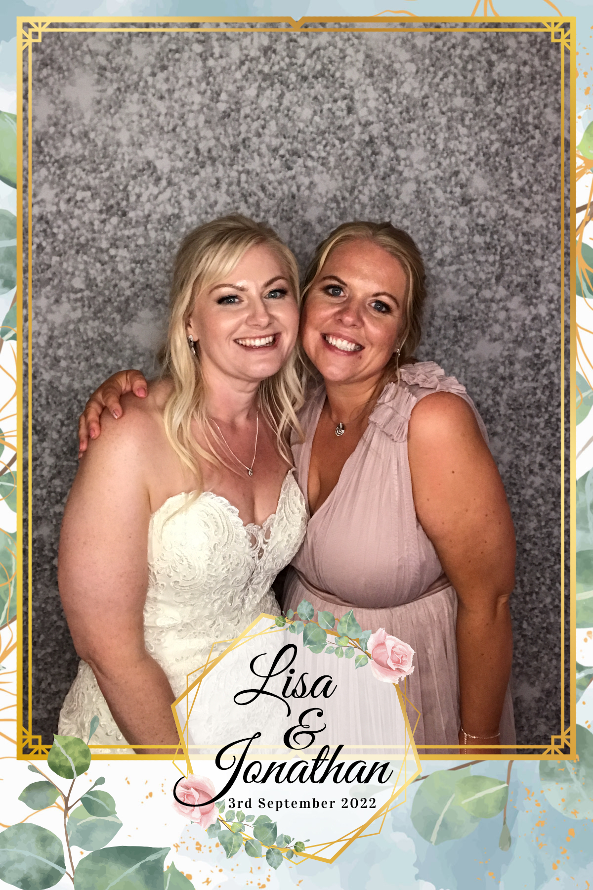 Lisa & Jonathan’s wedding | View more photos from the event at gallery.partydelightsphotobooth.co.uk/u/PartyDelightsPhotoBooth/Lisa-Jonathan’s-wedding