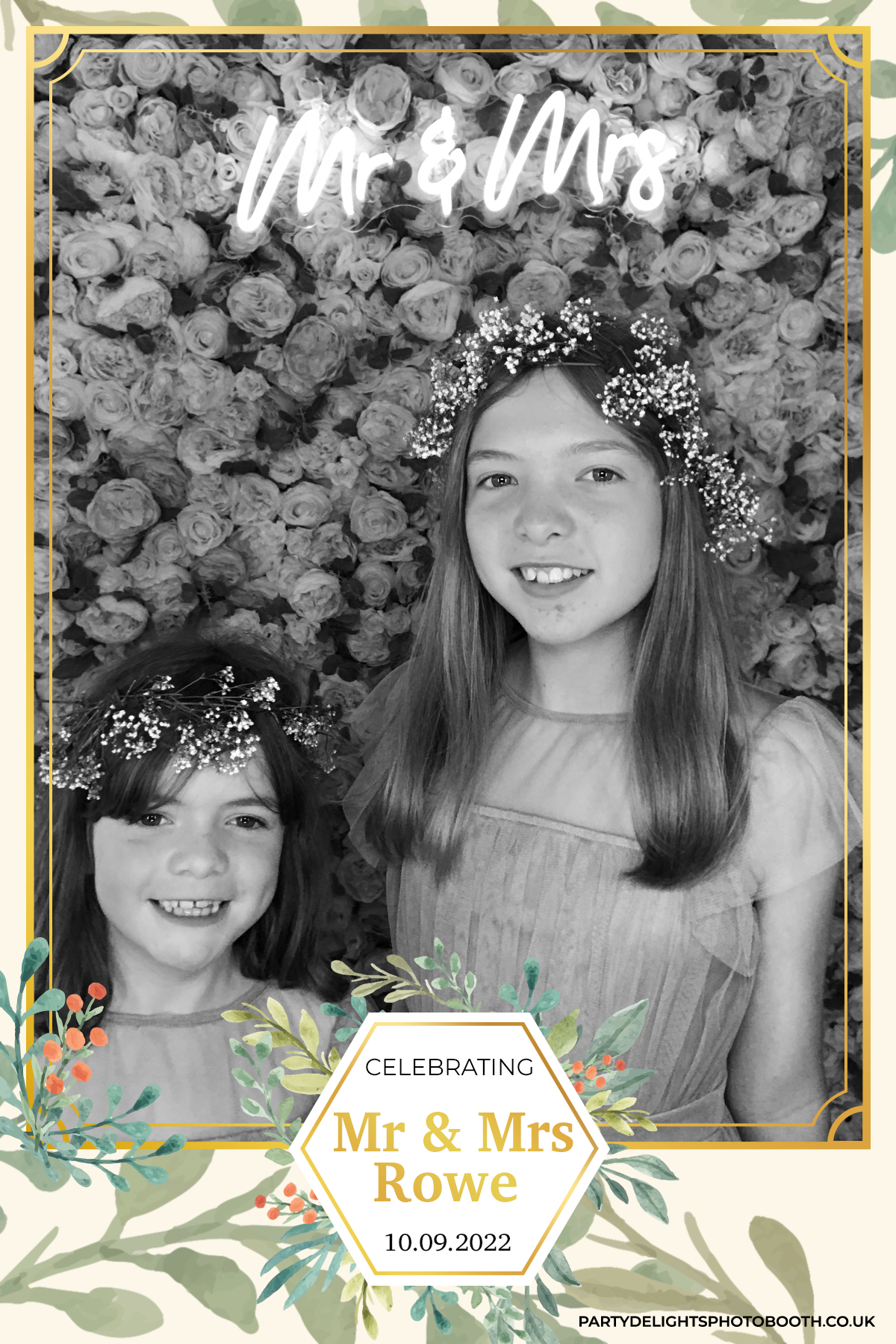 Mr & Mrs Rowe | View more photos from the event at gallery.partydelightsphotobooth.co.uk/u/PartyDelightsPhotoBooth/Mr-Mrs-Rowe