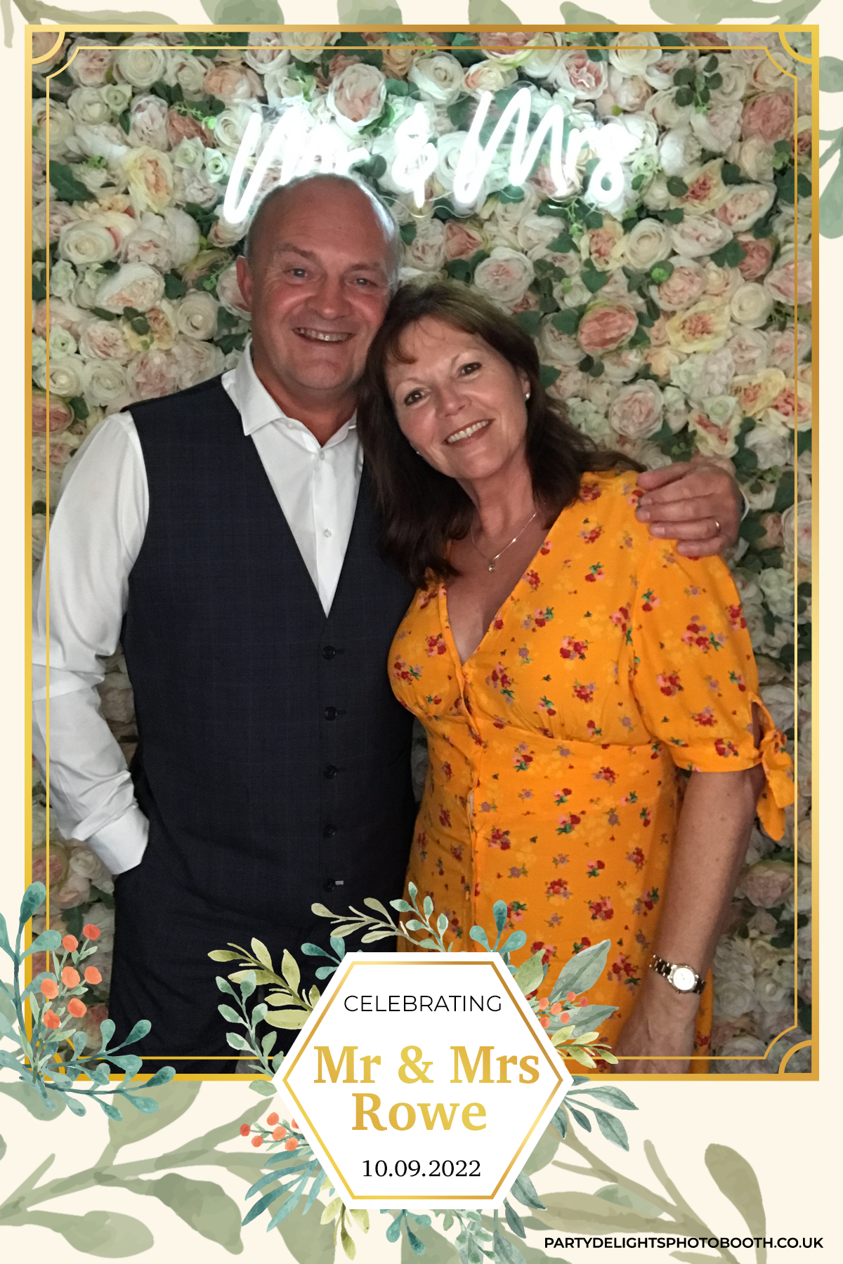 Mr & Mrs Rowe | View more photos from the event at gallery.partydelightsphotobooth.co.uk/u/PartyDelightsPhotoBooth/Mr-Mrs-Rowe