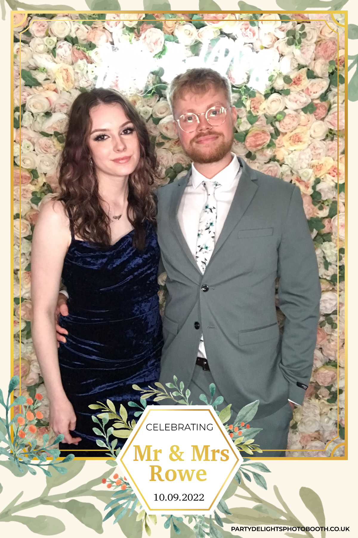 Mr & Mrs Rowe | View more photos from the event at gallery.partydelightsphotobooth.co.uk/u/PartyDelightsPhotoBooth/Mr-Mrs-Rowe