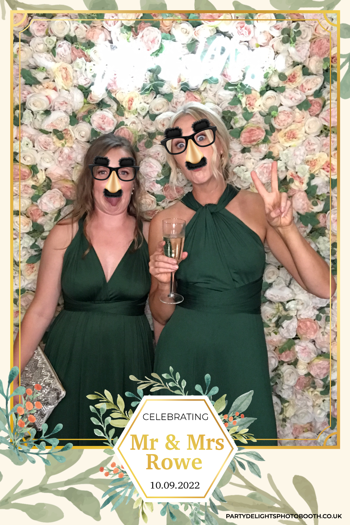 Mr & Mrs Rowe | View more photos from the event at gallery.partydelightsphotobooth.co.uk/u/PartyDelightsPhotoBooth/Mr-Mrs-Rowe