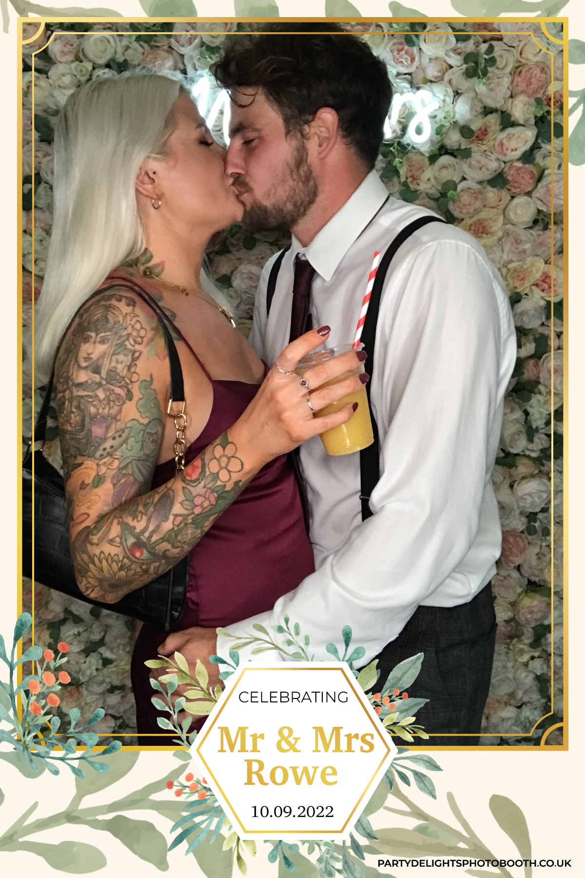 Mr & Mrs Rowe | View more photos from the event at gallery.partydelightsphotobooth.co.uk/u/PartyDelightsPhotoBooth/Mr-Mrs-Rowe