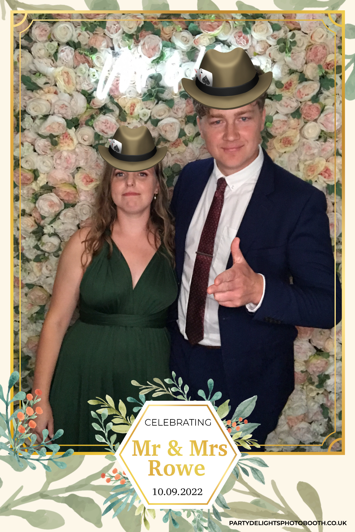 Mr & Mrs Rowe | View more photos from the event at gallery.partydelightsphotobooth.co.uk/u/PartyDelightsPhotoBooth/Mr-Mrs-Rowe