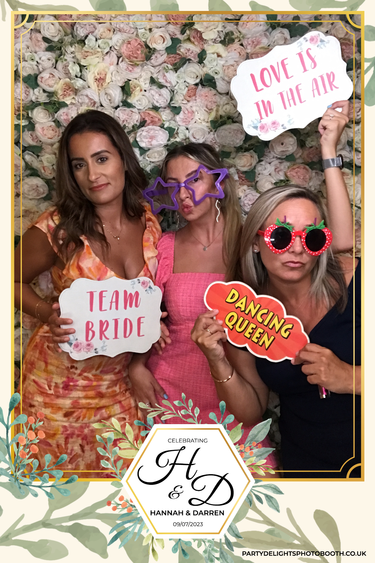 Darren and Hannah’s Wedding | View more photos from the event at gallery.partydelightsphotobooth.co.uk/u/PartyDelightsPhotoBooth/Darren-and-Hannah’s-Wedding