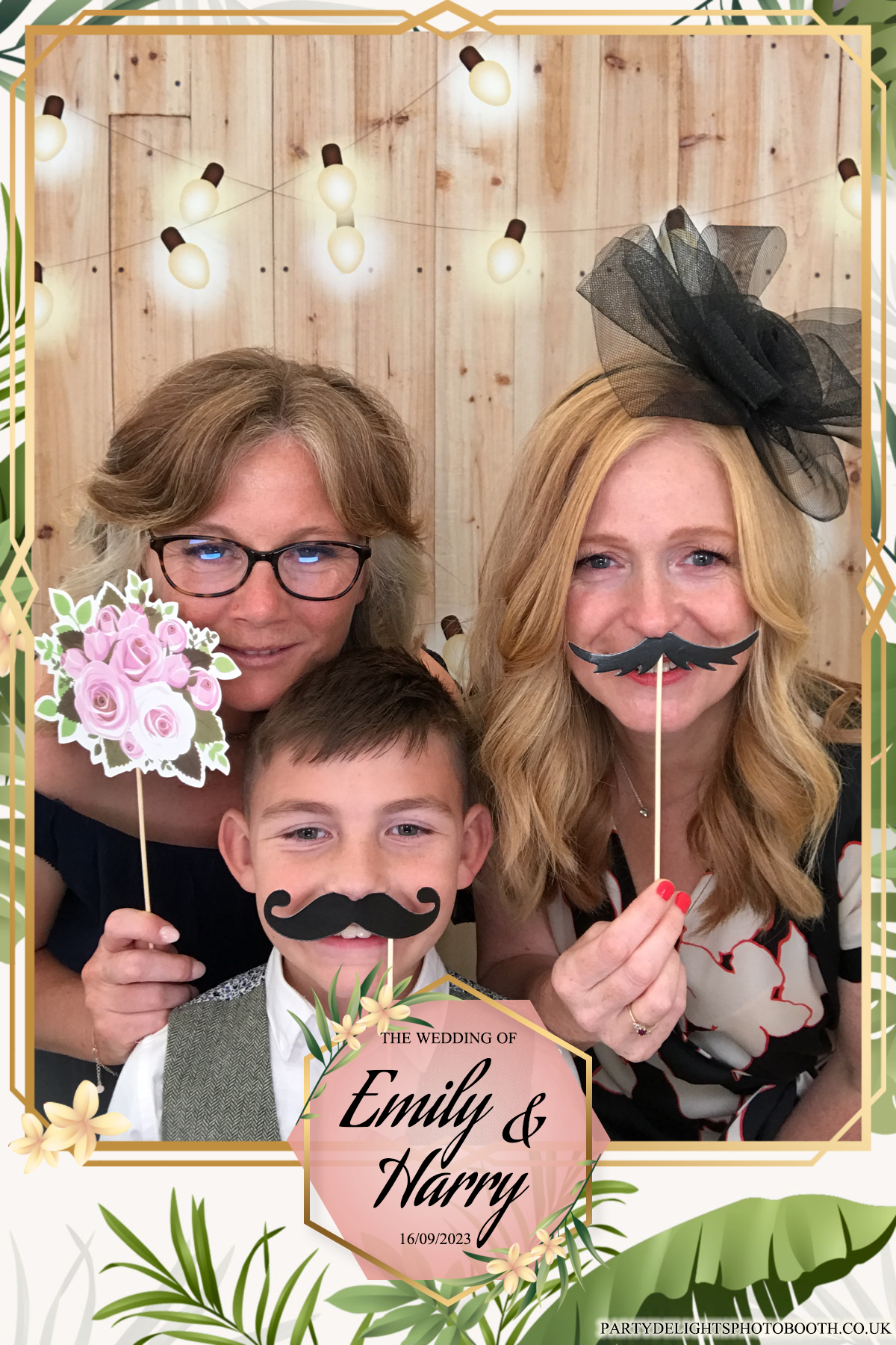 Emily & Harry's wedding | View more photos from the event at gallery.partydelightsphotobooth.co.uk/u/PartyDelightsPhotoBooth/Emily-Harrys-wedding