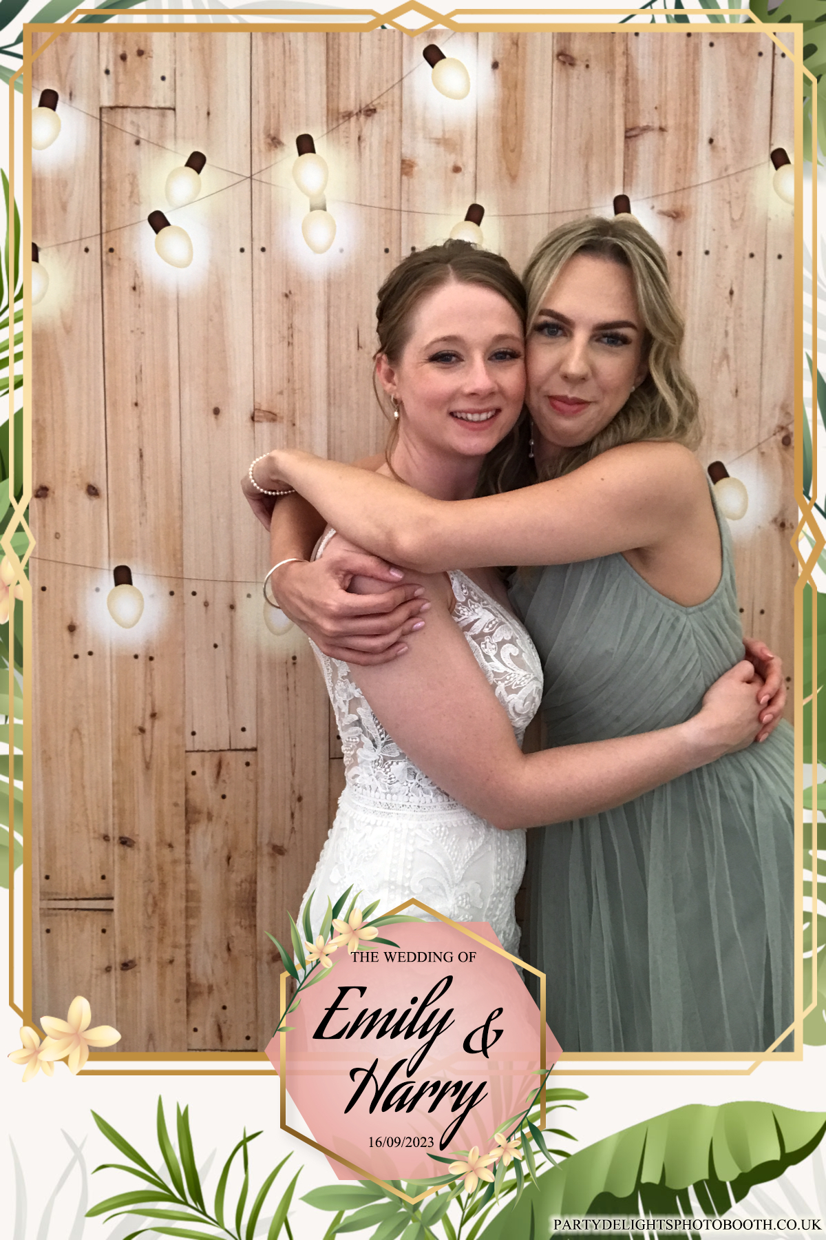 Emily & Harry's wedding | View more photos from the event at gallery.partydelightsphotobooth.co.uk/u/PartyDelightsPhotoBooth/Emily-Harrys-wedding