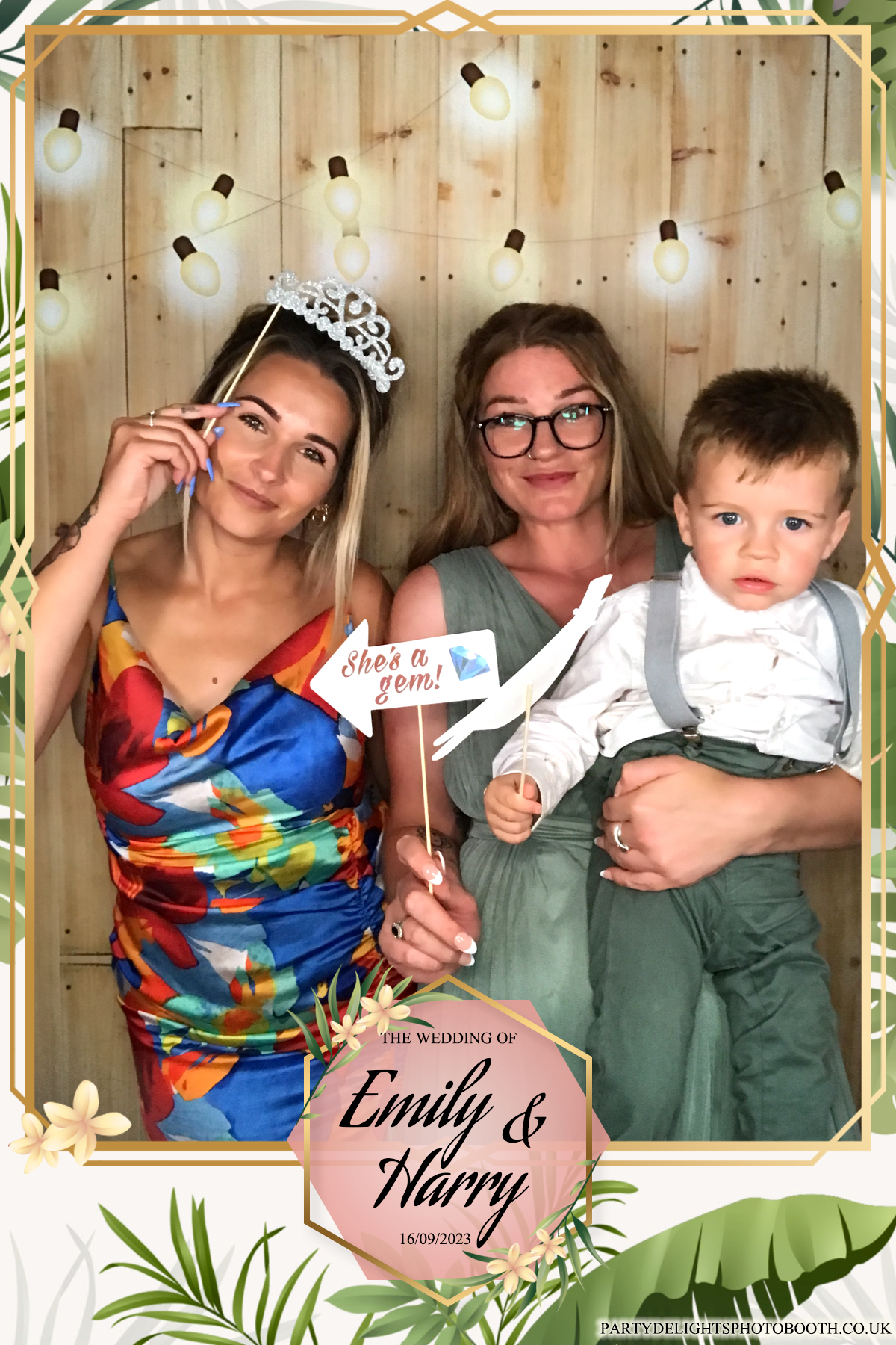 Emily & Harry's wedding | View more photos from the event at gallery.partydelightsphotobooth.co.uk/u/PartyDelightsPhotoBooth/Emily-Harrys-wedding