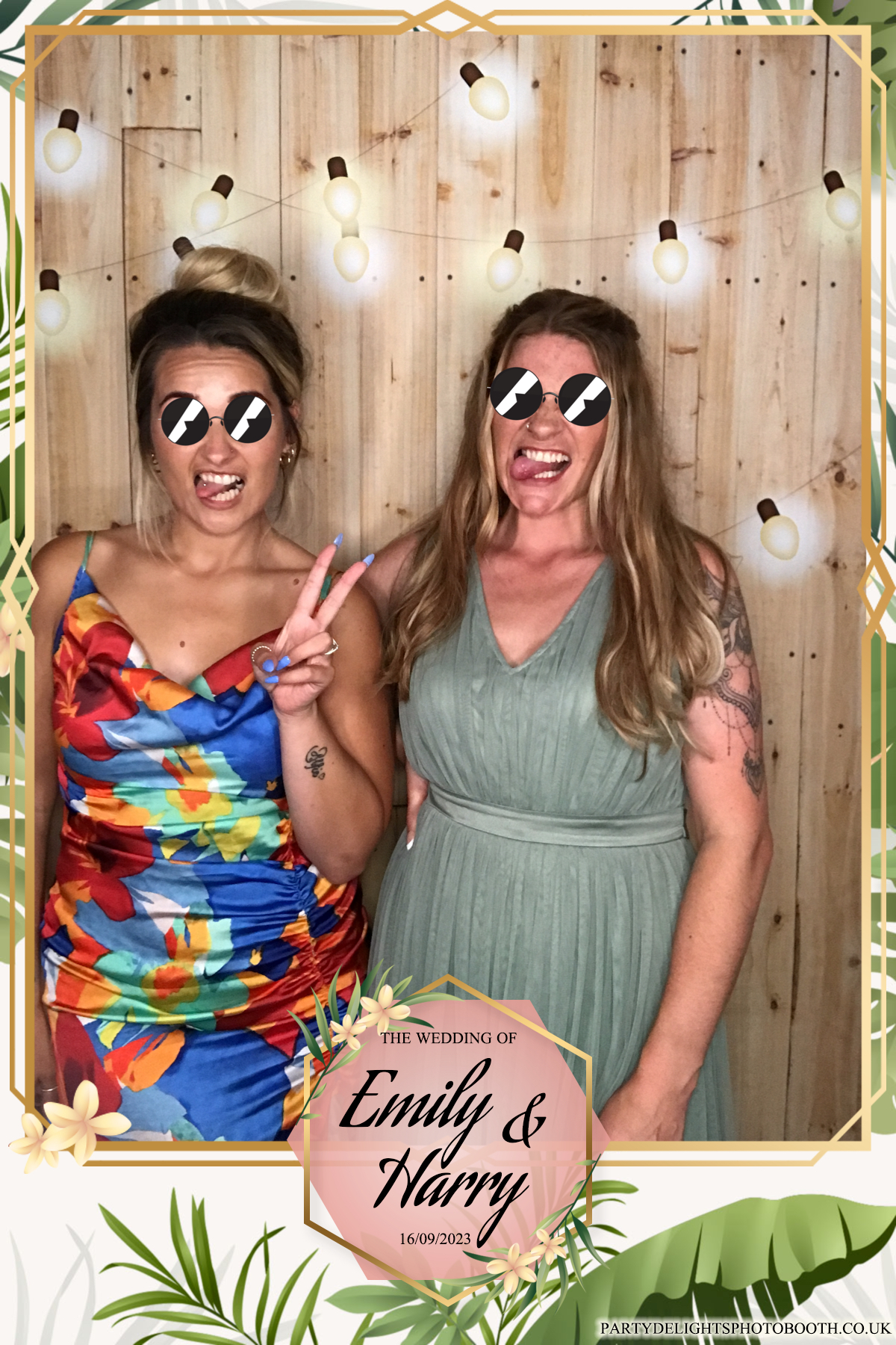 Emily & Harry's wedding | View more photos from the event at gallery.partydelightsphotobooth.co.uk/u/PartyDelightsPhotoBooth/Emily-Harrys-wedding
