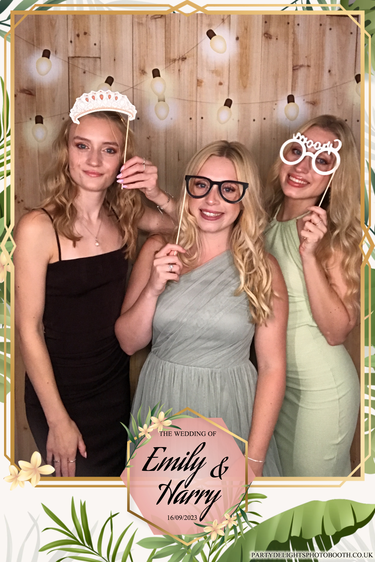 Emily & Harry's wedding | View more photos from the event at gallery.partydelightsphotobooth.co.uk/u/PartyDelightsPhotoBooth/Emily-Harrys-wedding
