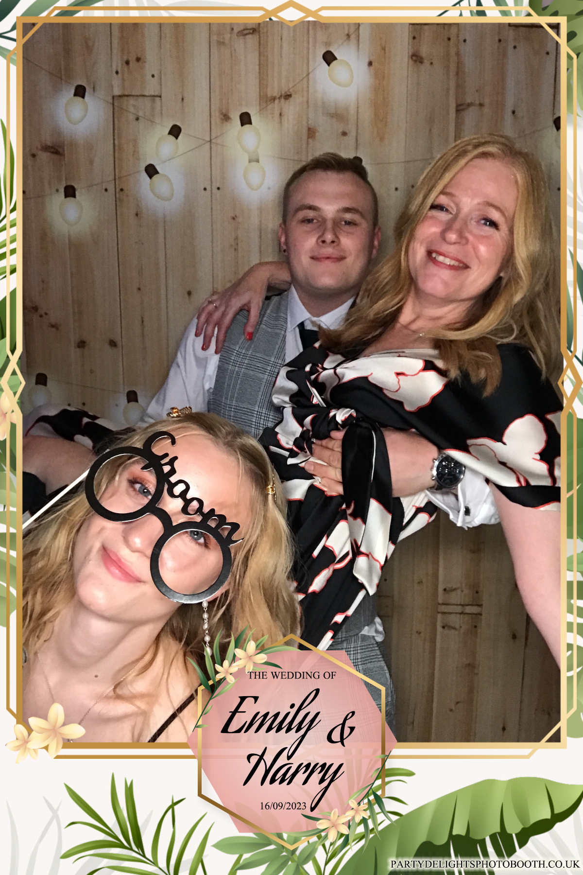 Emily & Harry's wedding | View more photos from the event at gallery.partydelightsphotobooth.co.uk/u/PartyDelightsPhotoBooth/Emily-Harrys-wedding