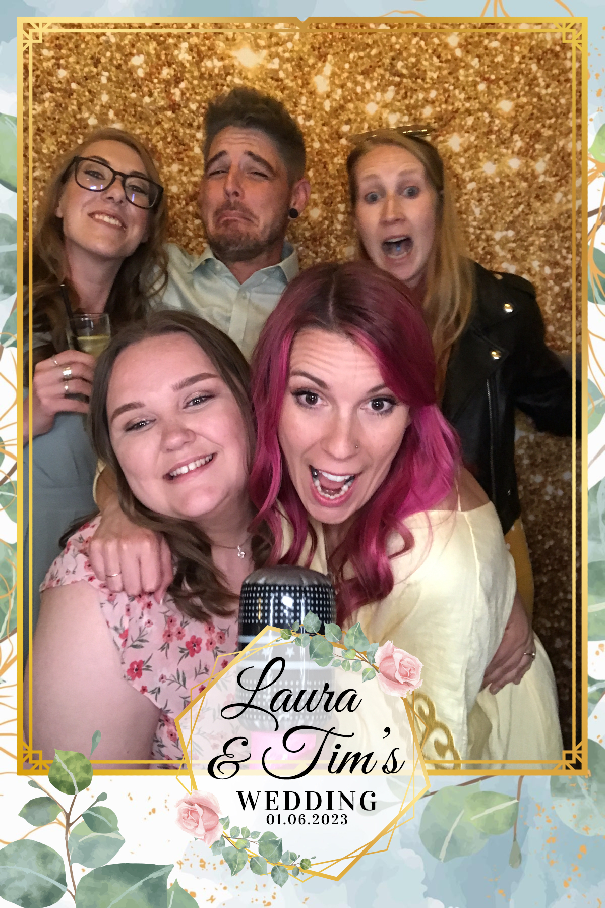 Laura & Tim's Wedding | View more photos from the event at gallery.partydelightsphotobooth.co.uk/u/PartyDelightsPhotoBooth/Laura-Tims-Wedding