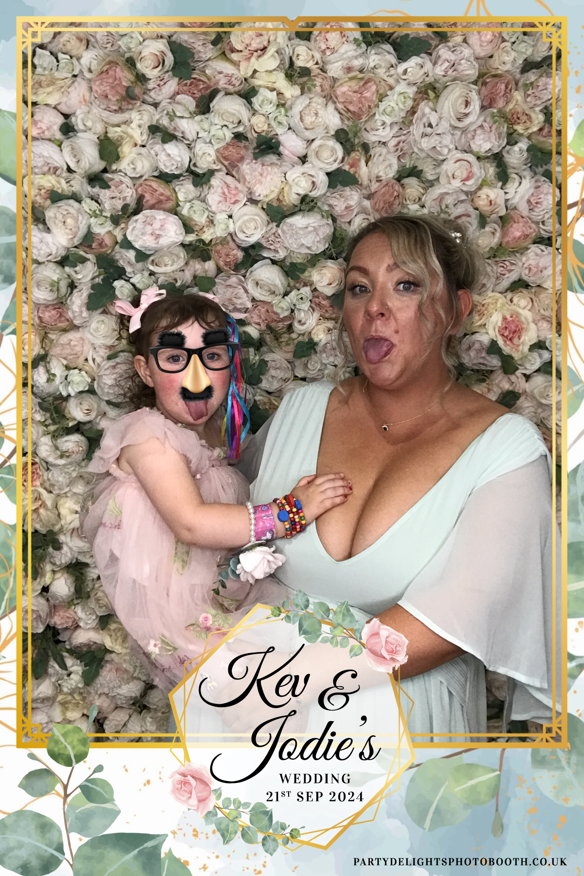 Jodie and kevs wedding | View more photos from the event at gallery.partydelightsphotobooth.co.uk/u/PartyDelightsPhotoBooth/Jodie-and-kevs-wedding