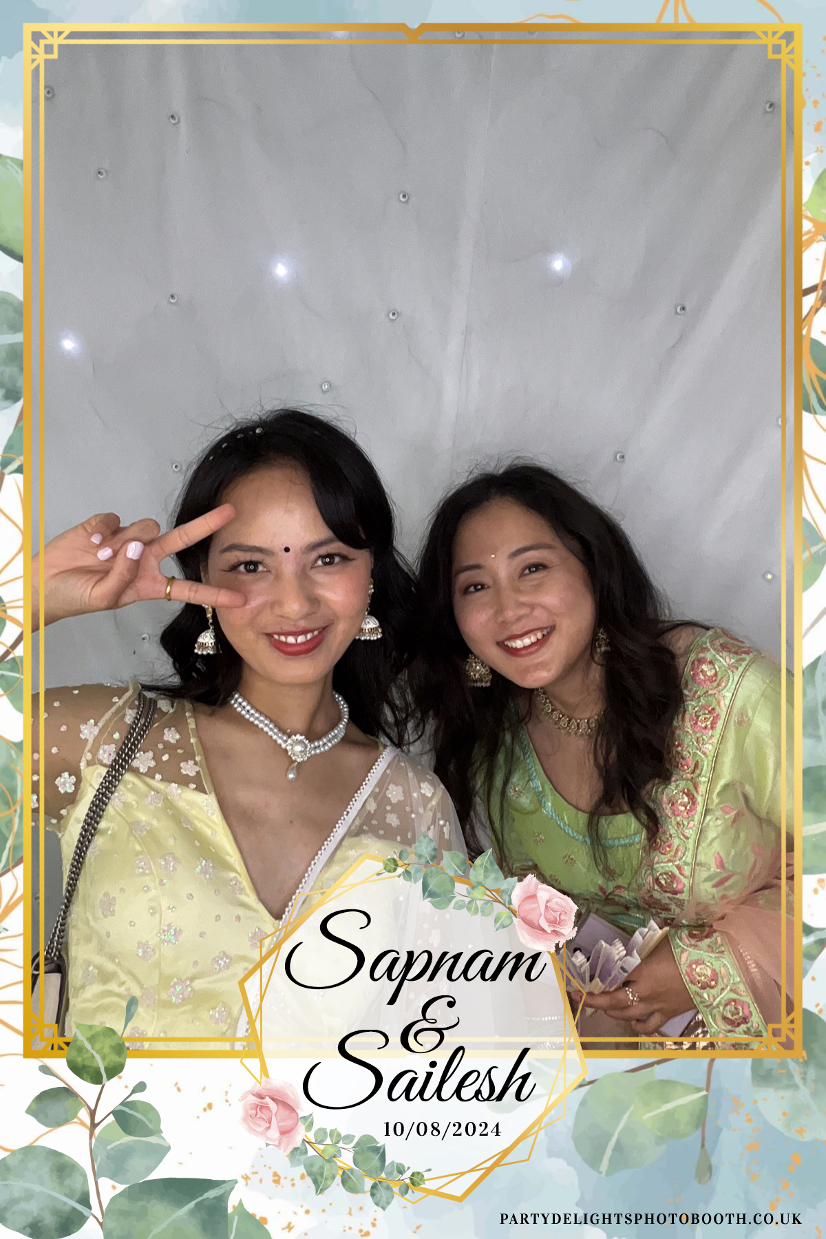 Sapnam & Sailesh Wedding | View more photos from the event at gallery.partydelightsphotobooth.co.uk/u/PartyDelightsPhotoBooth/Sapnam-Sailesh-Wedding