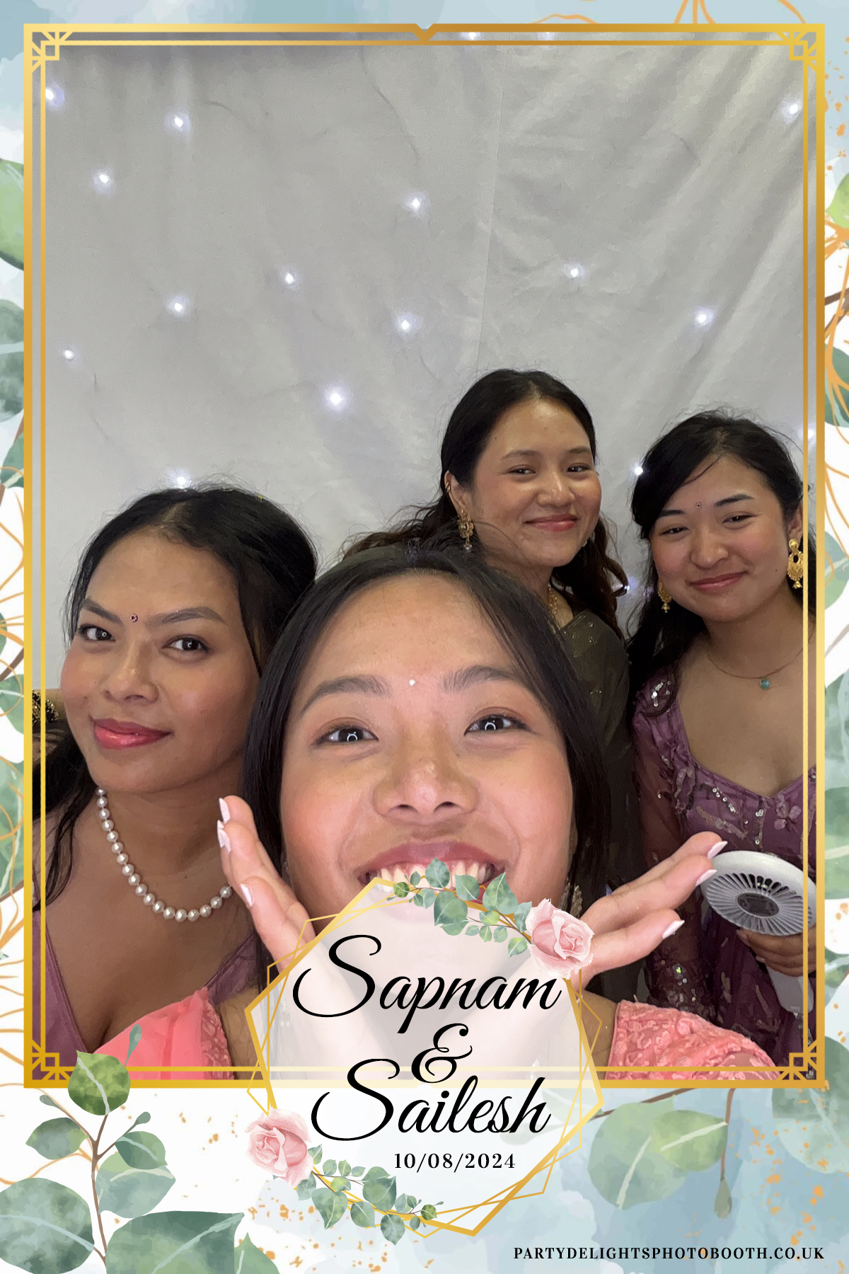 Sapnam & Sailesh Wedding | View more photos from the event at gallery.partydelightsphotobooth.co.uk/u/PartyDelightsPhotoBooth/Sapnam-Sailesh-Wedding