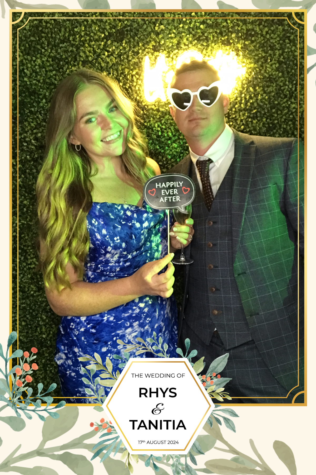 Tanitia & Rhys’ Wedding | View more photos from the event at gallery.partydelightsphotobooth.co.uk/u/PartyDelightsPhotoBooth/Tanitia-Rhys’-Wedding