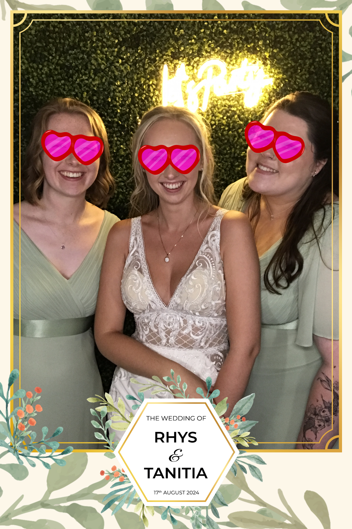 Tanitia & Rhys’ Wedding | View more photos from the event at gallery.partydelightsphotobooth.co.uk/u/PartyDelightsPhotoBooth/Tanitia-Rhys’-Wedding